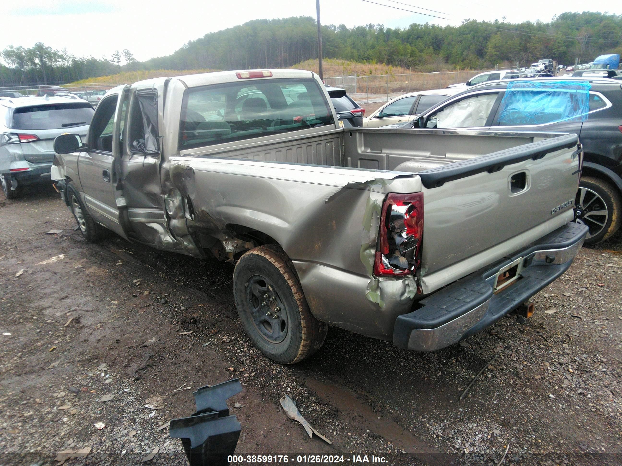 Photo 2 VIN: 2GCEC19V031172765 - CHEVROLET SILVERADO 