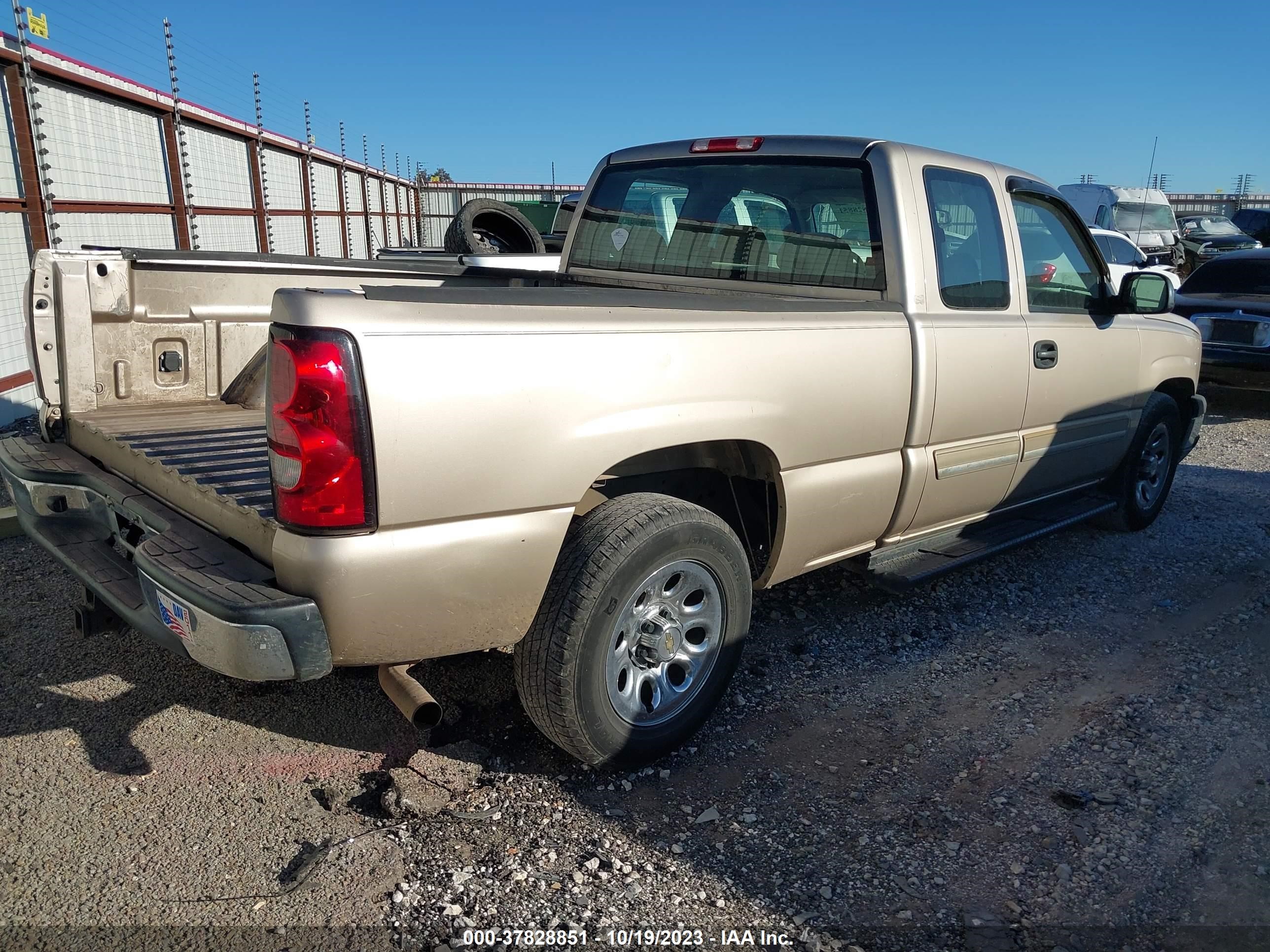 Photo 3 VIN: 2GCEC19V151266561 - CHEVROLET SILVERADO 