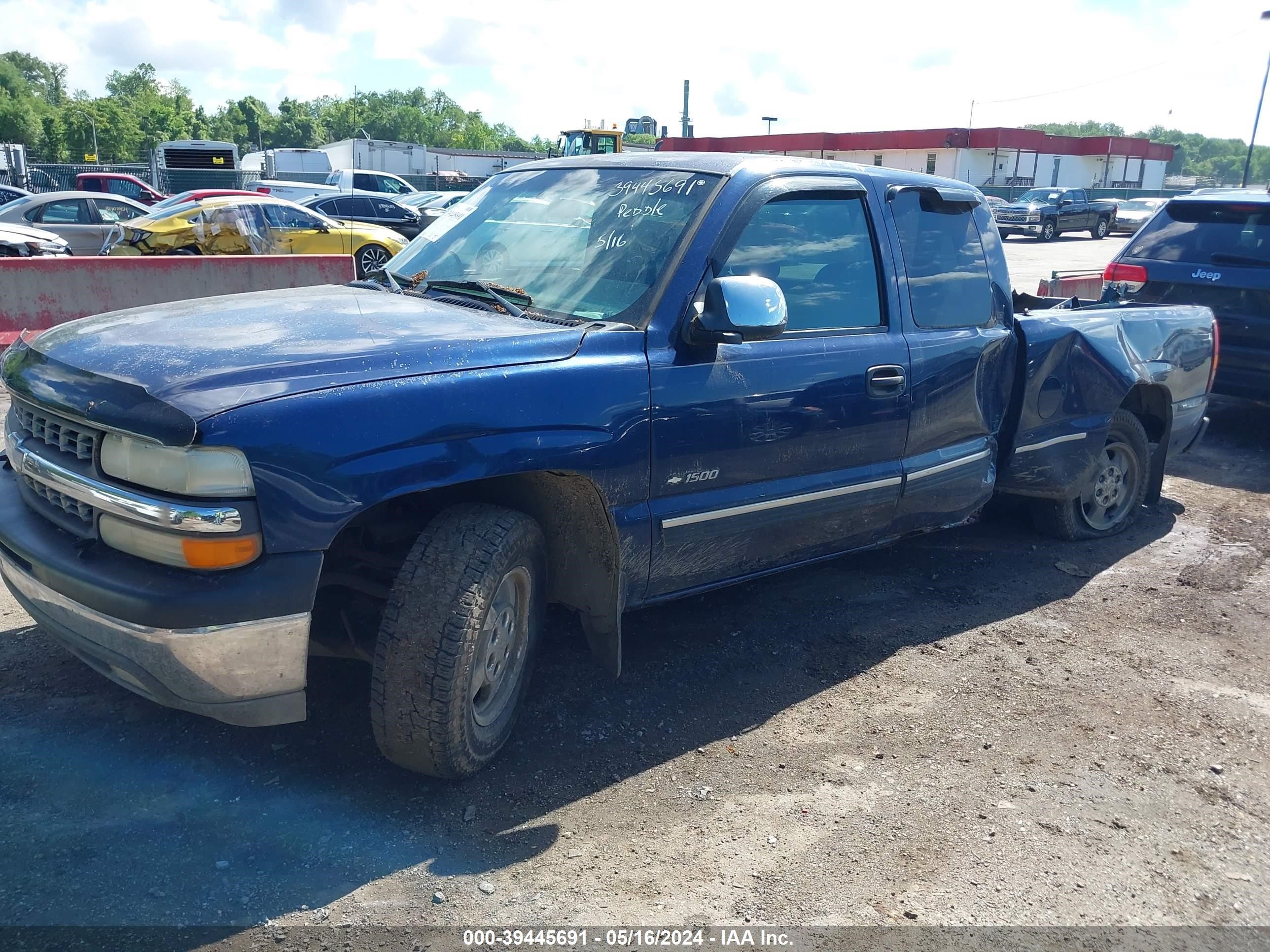 Photo 1 VIN: 2GCEC19V1X1120454 - CHEVROLET SILVERADO 