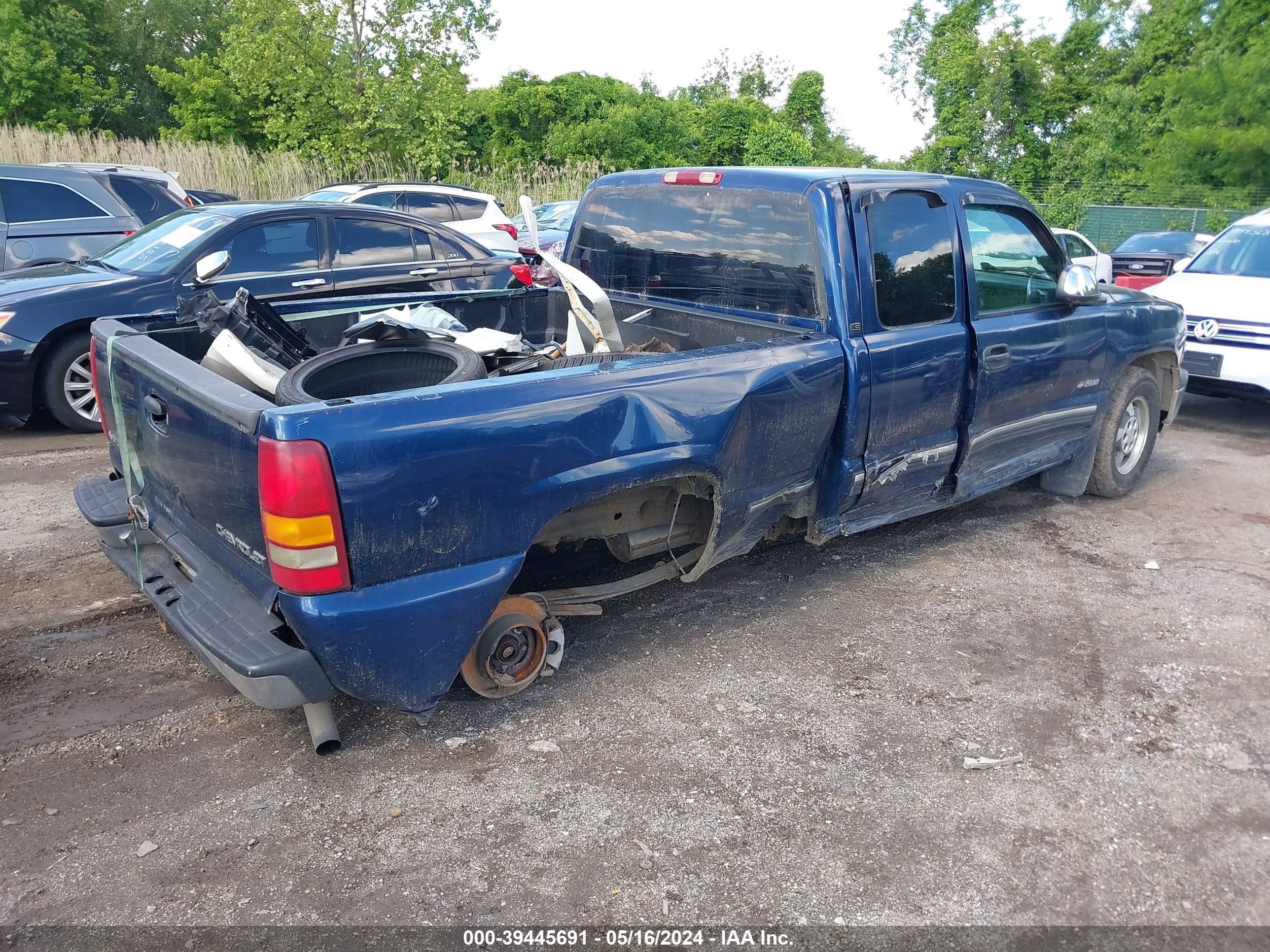 Photo 3 VIN: 2GCEC19V1X1120454 - CHEVROLET SILVERADO 