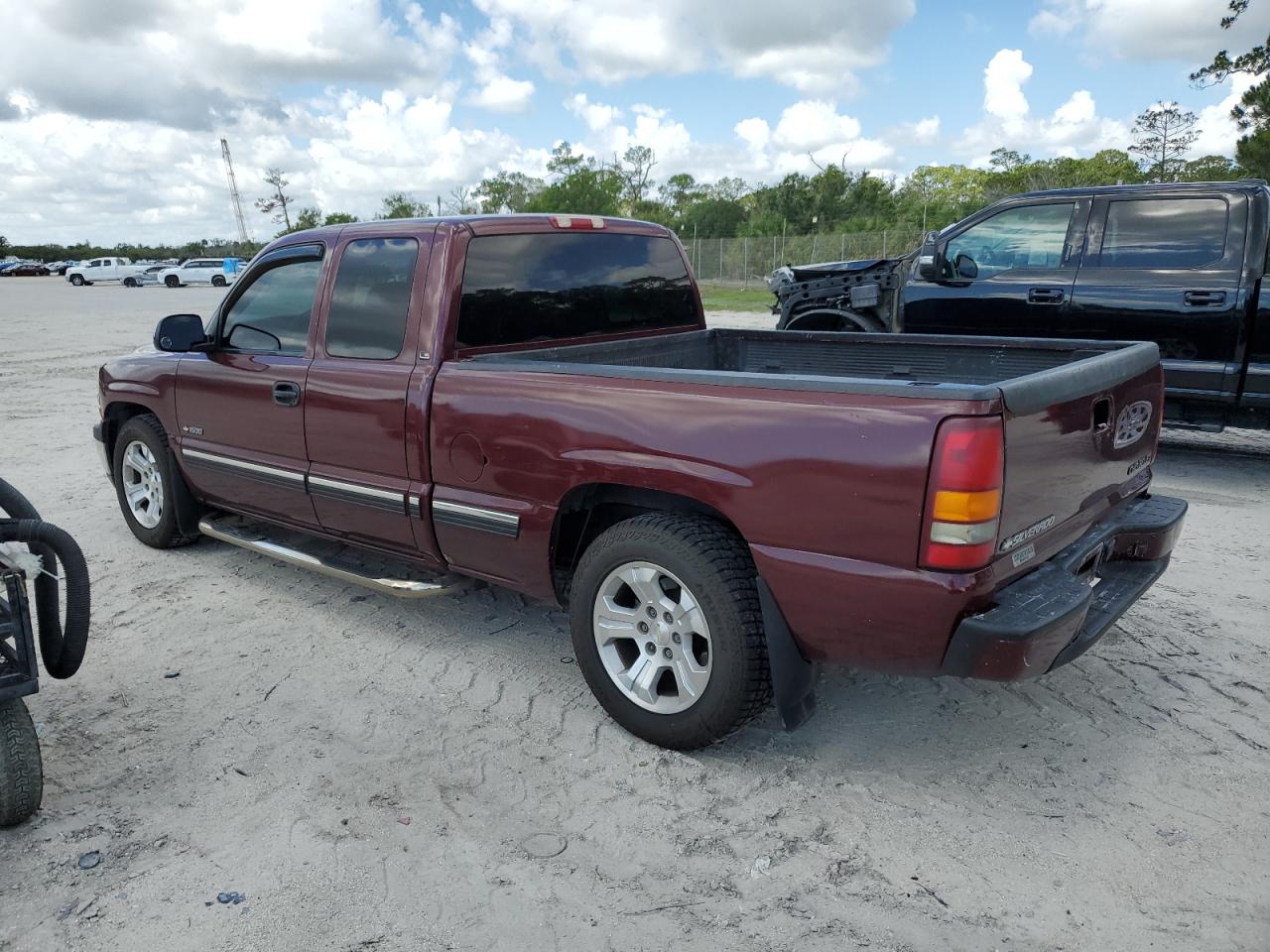 Photo 1 VIN: 2GCEC19V211405655 - CHEVROLET SILVERADO 