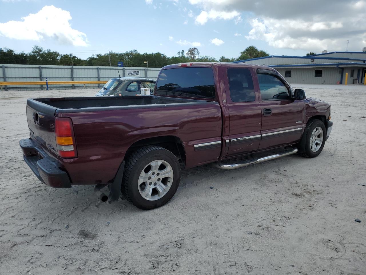 Photo 2 VIN: 2GCEC19V211405655 - CHEVROLET SILVERADO 