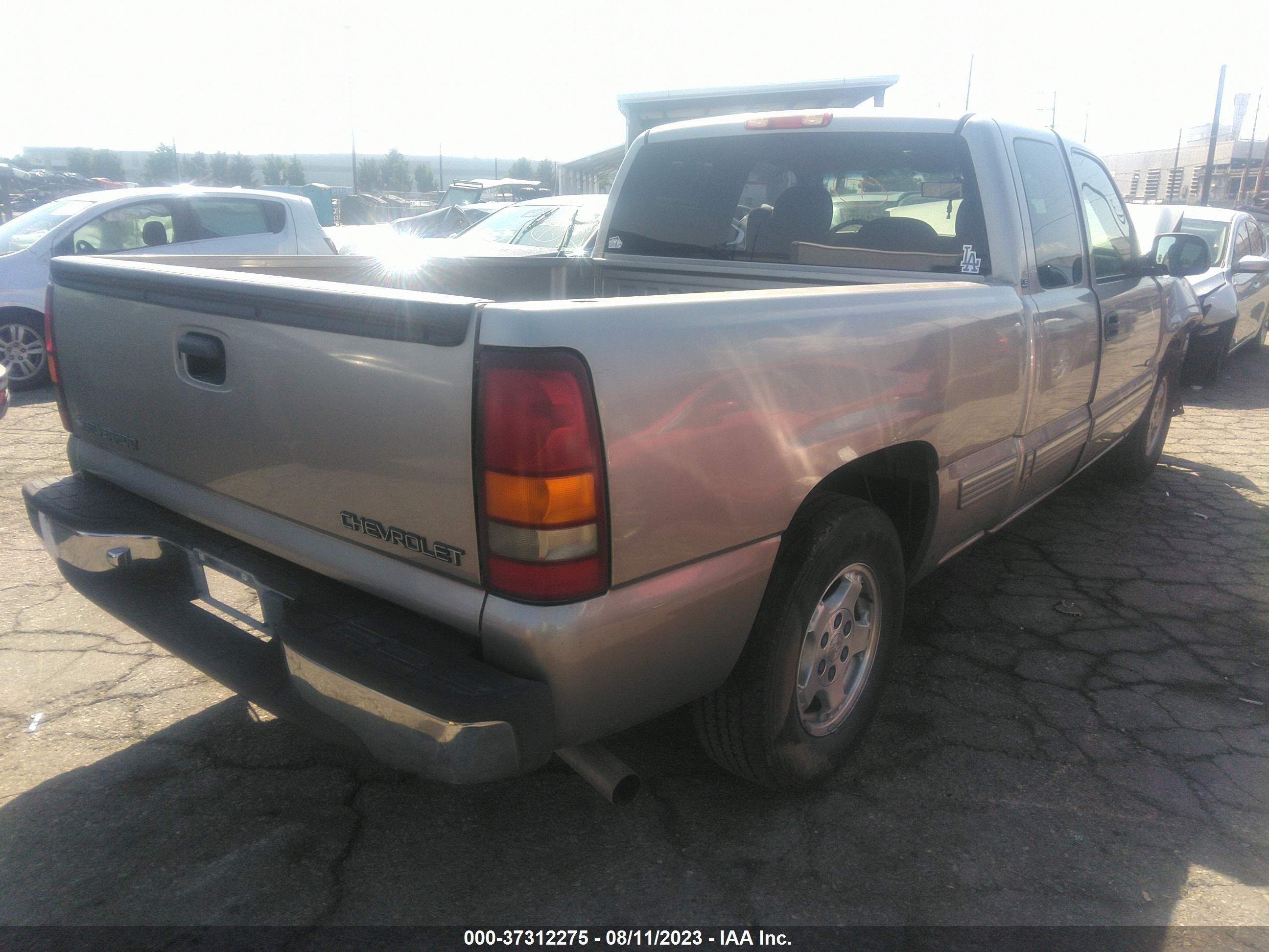 Photo 3 VIN: 2GCEC19V2X1287227 - CHEVROLET SILVERADO 