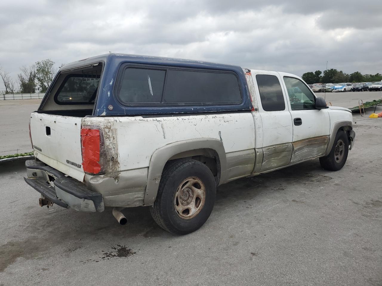 Photo 2 VIN: 2GCEC19V331333979 - CHEVROLET SILVERADO 