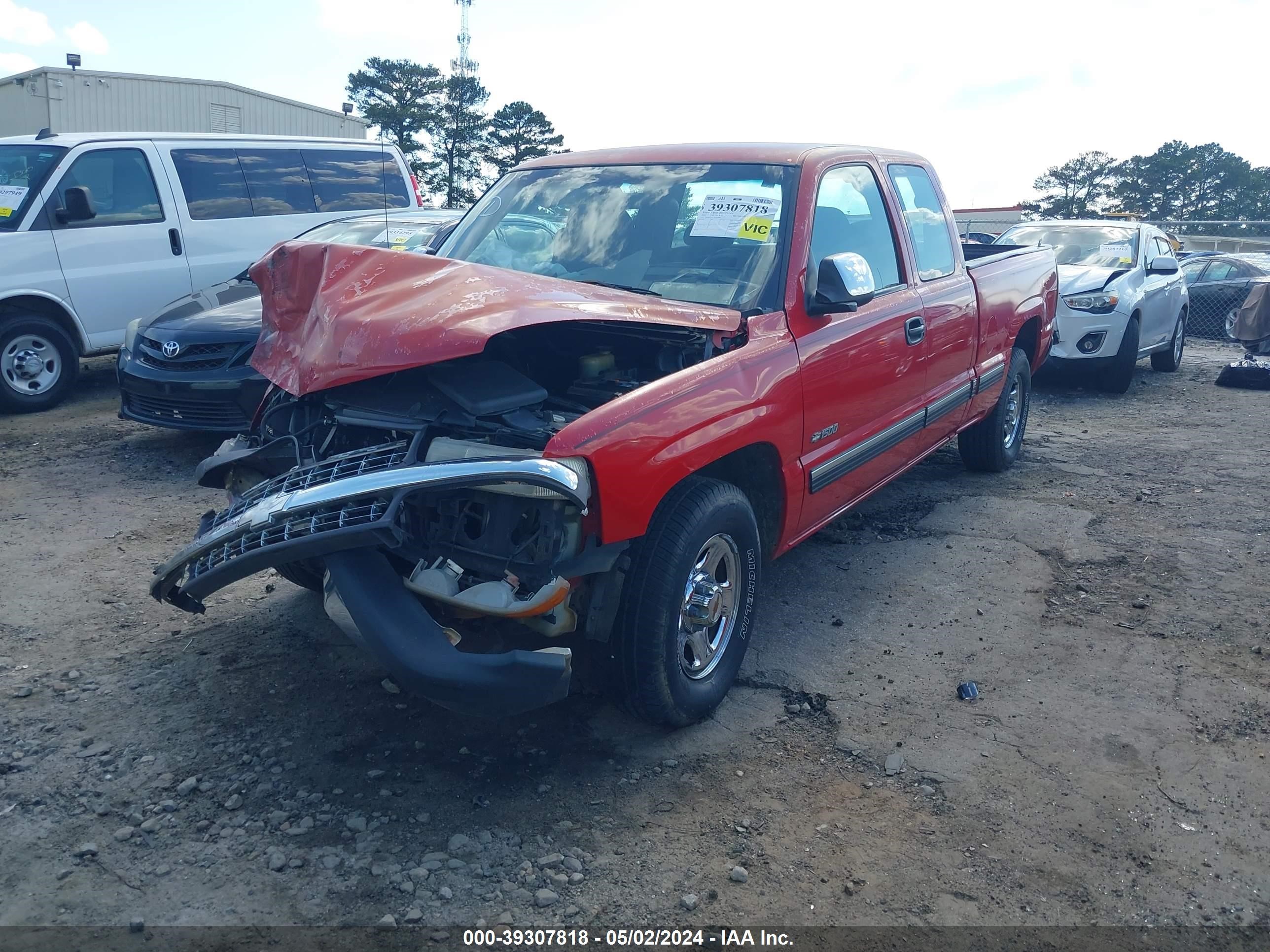 Photo 1 VIN: 2GCEC19V3Y1397656 - CHEVROLET SILVERADO 