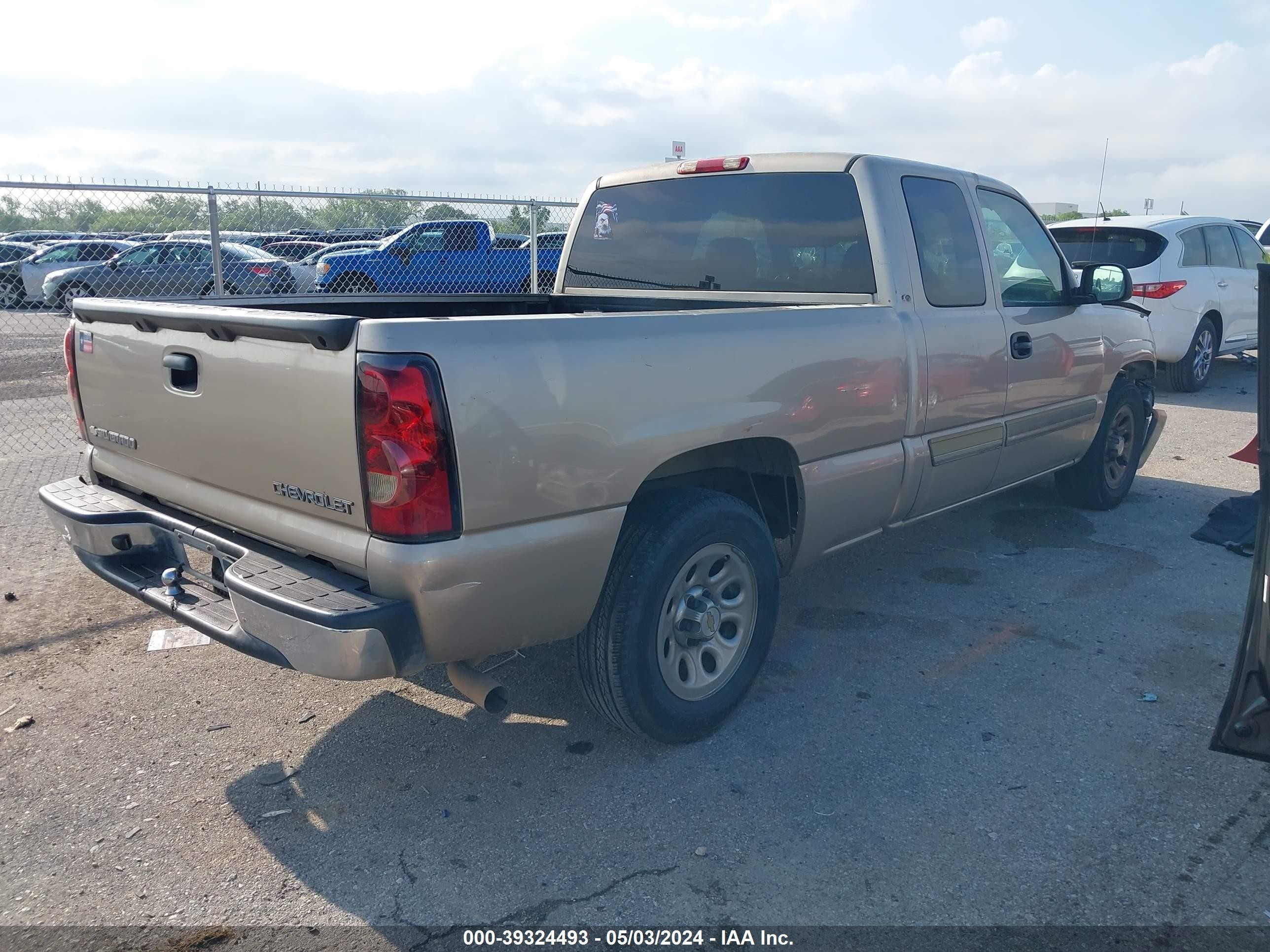 Photo 3 VIN: 2GCEC19V451292524 - CHEVROLET SILVERADO 