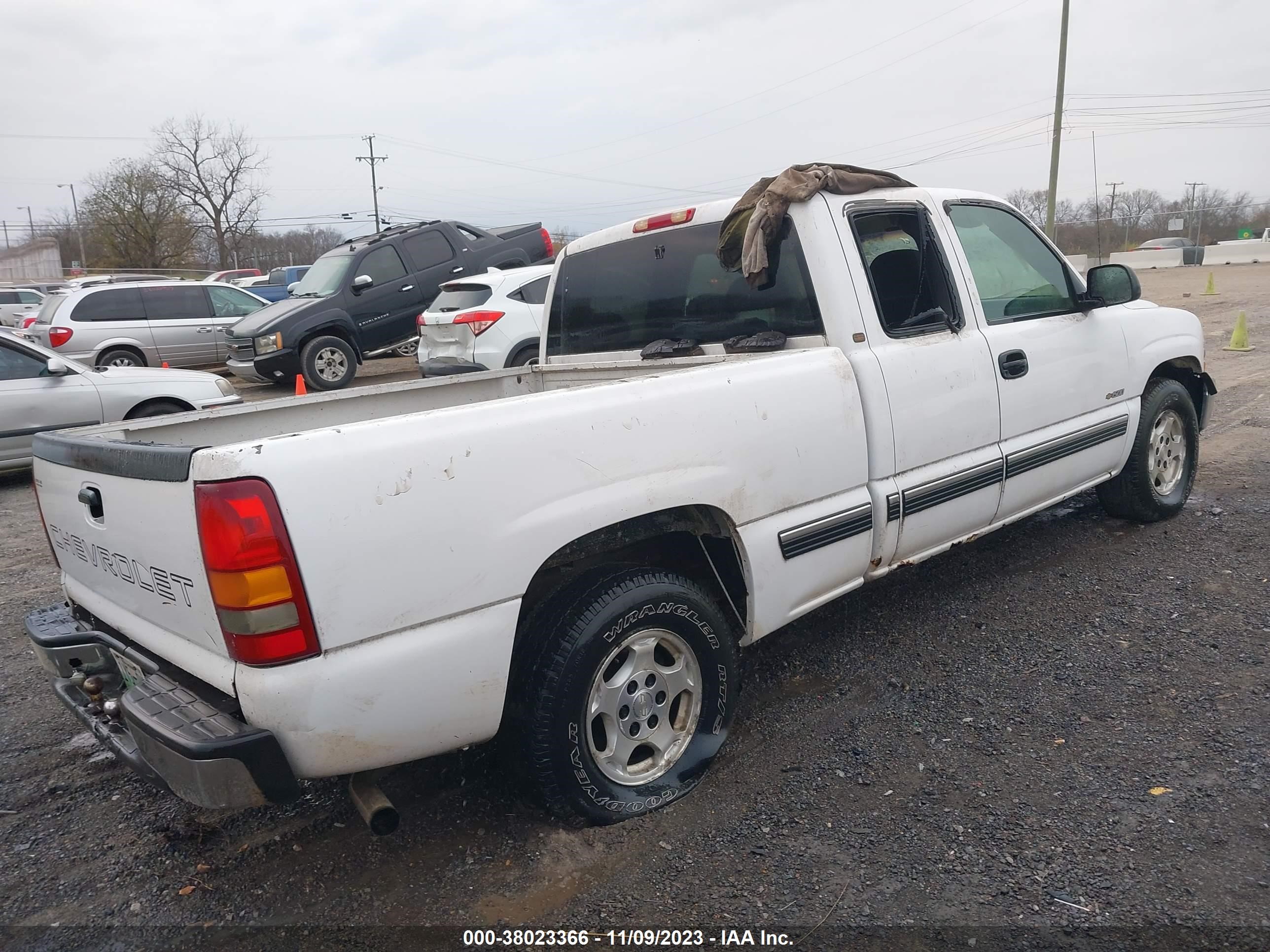 Photo 3 VIN: 2GCEC19V4X1189199 - CHEVROLET SILVERADO 