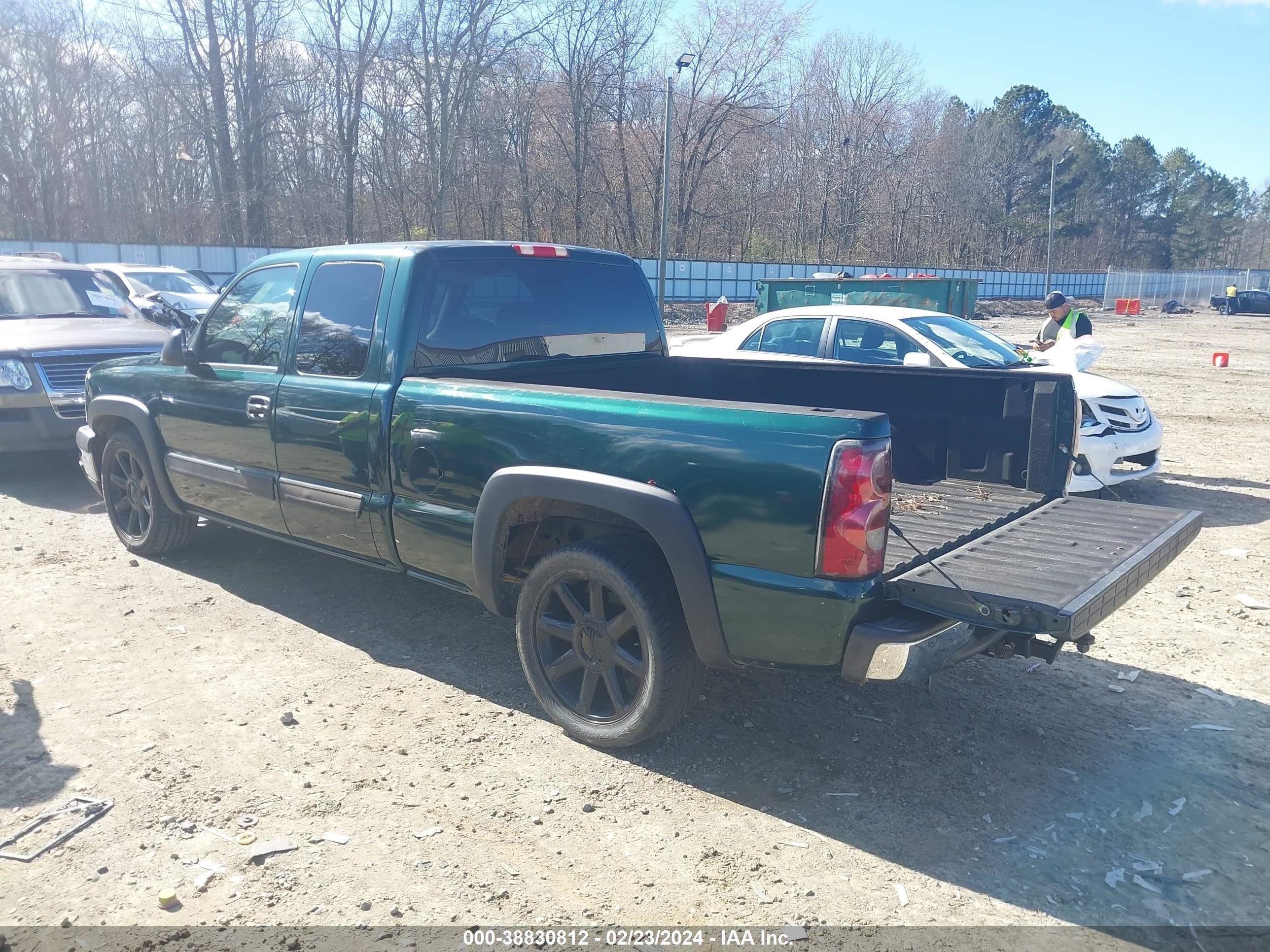 Photo 2 VIN: 2GCEC19V541338120 - CHEVROLET SILVERADO 