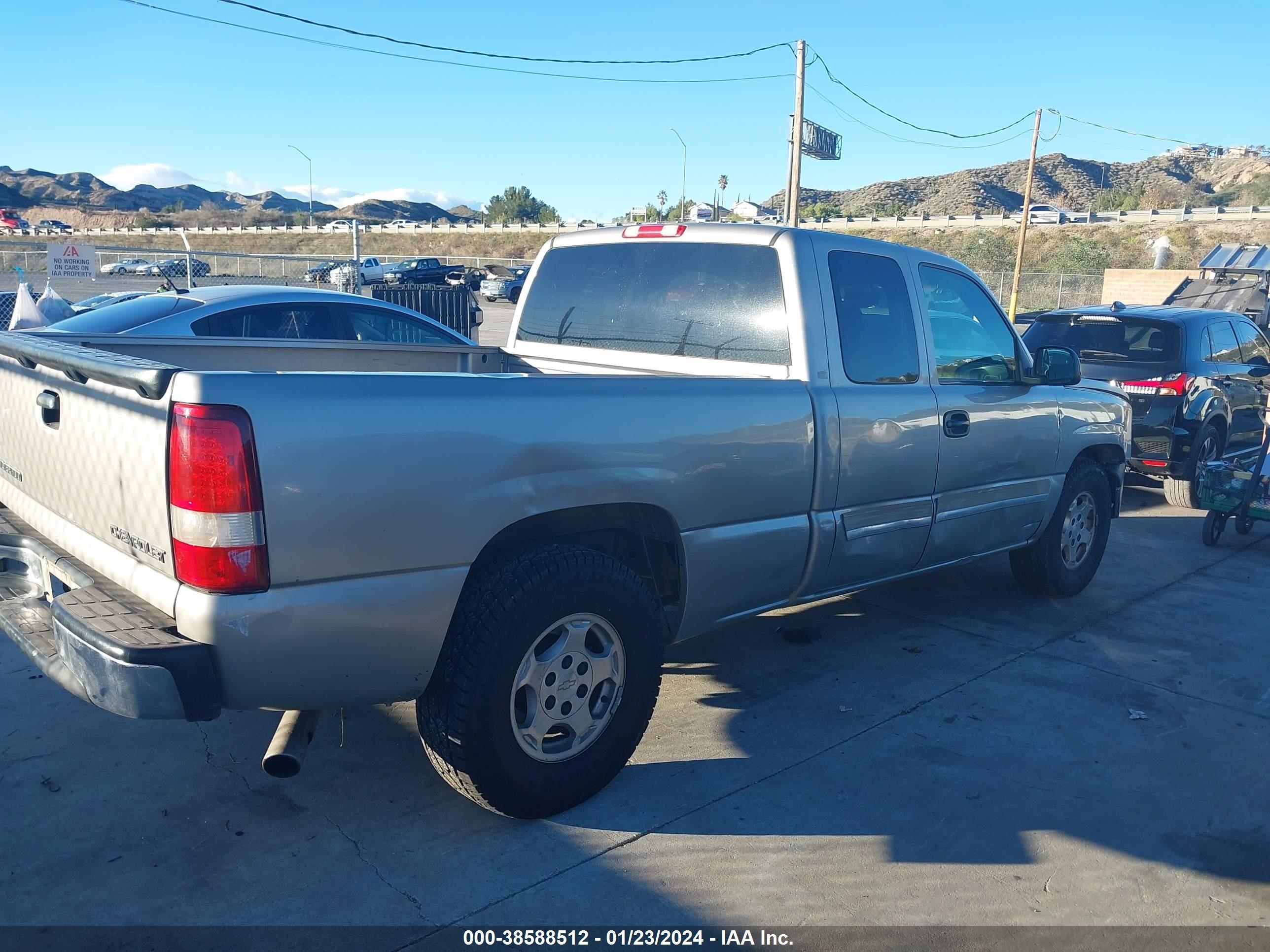 Photo 3 VIN: 2GCEC19V631260039 - CHEVROLET SILVERADO 