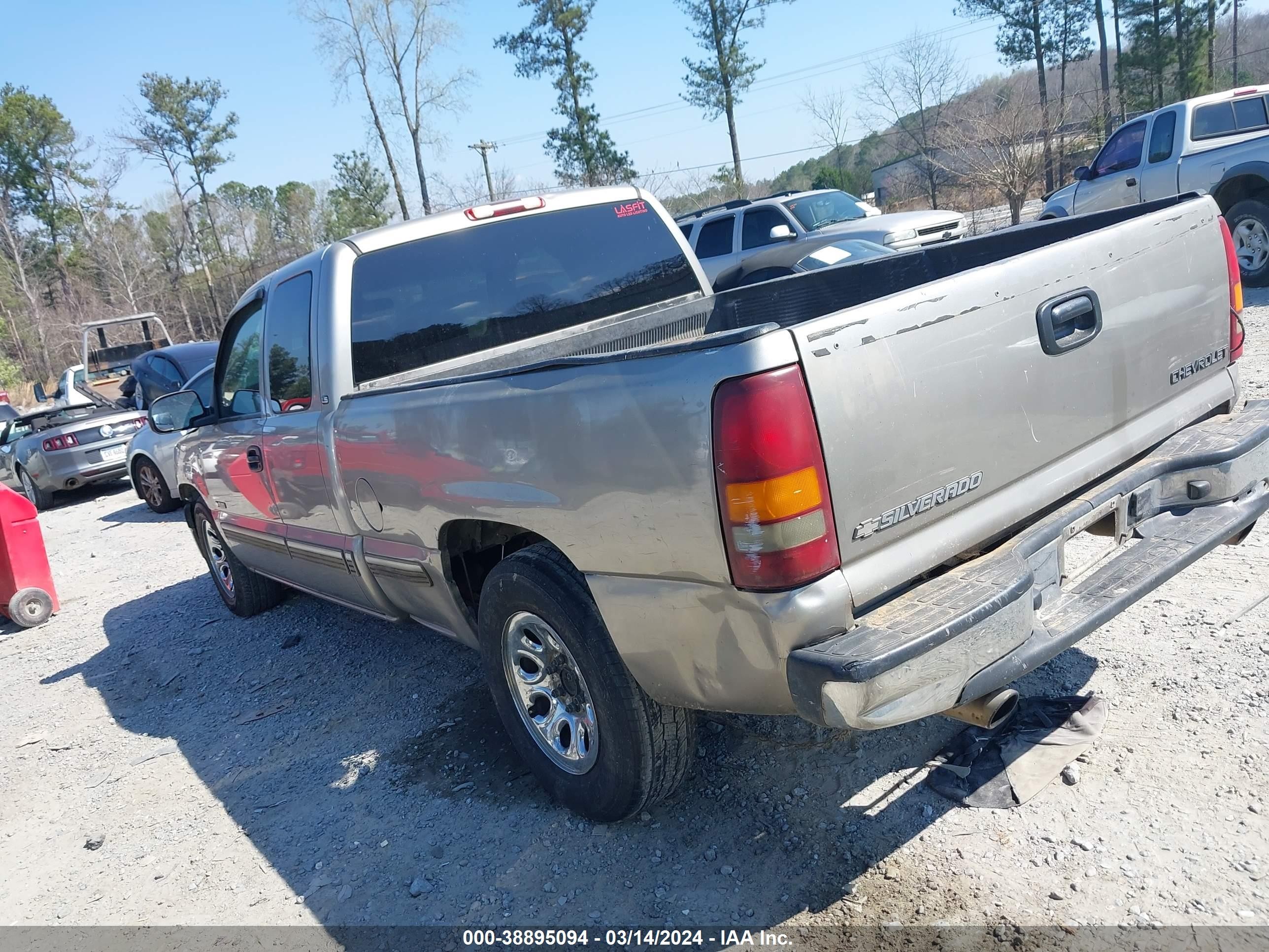 Photo 2 VIN: 2GCEC19V711265389 - CHEVROLET SILVERADO 