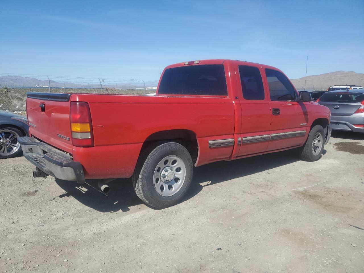 Photo 2 VIN: 2GCEC19V721390829 - CHEVROLET SILVERADO 