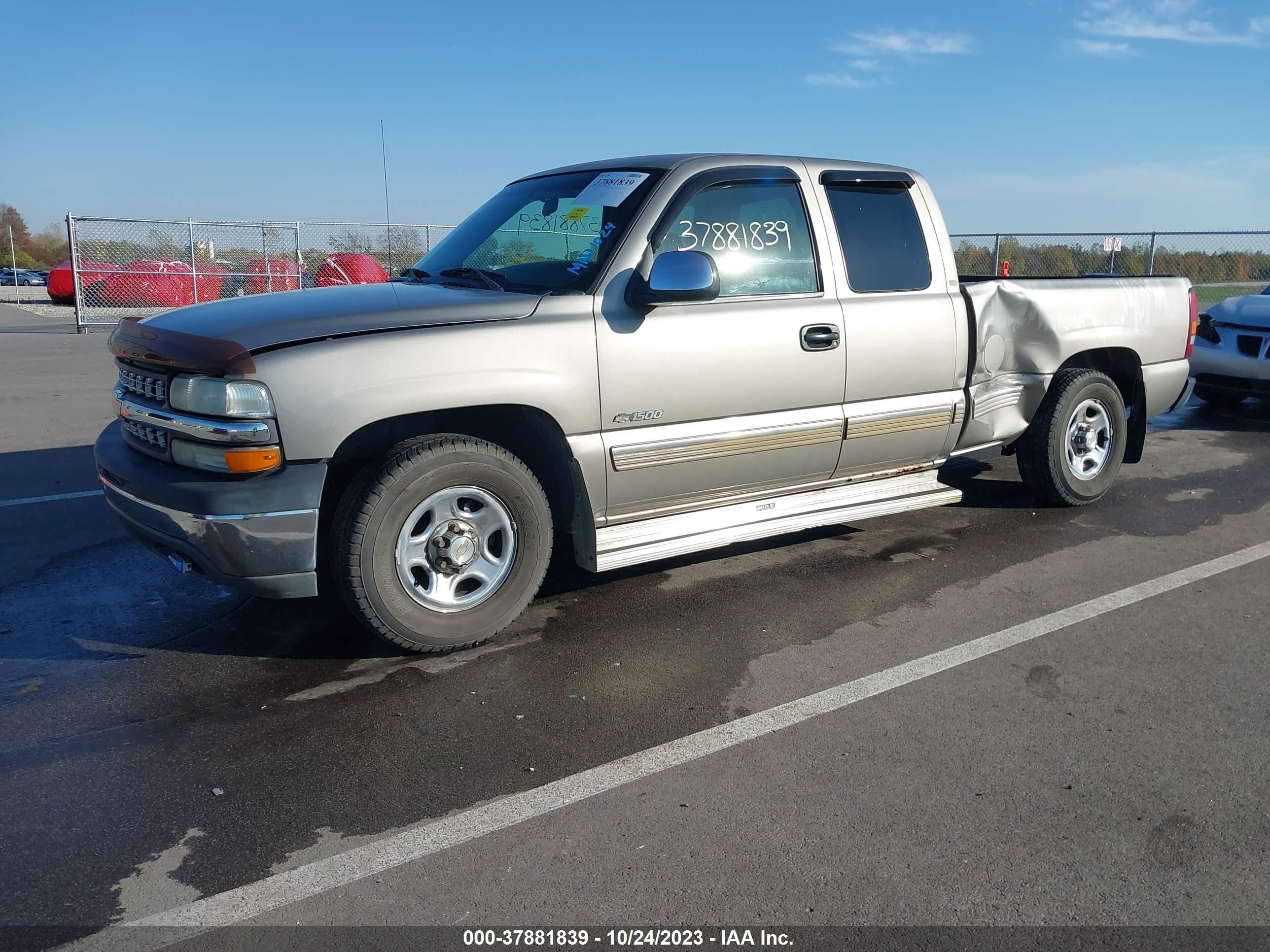 Photo 1 VIN: 2GCEC19V821287015 - CHEVROLET SILVERADO 