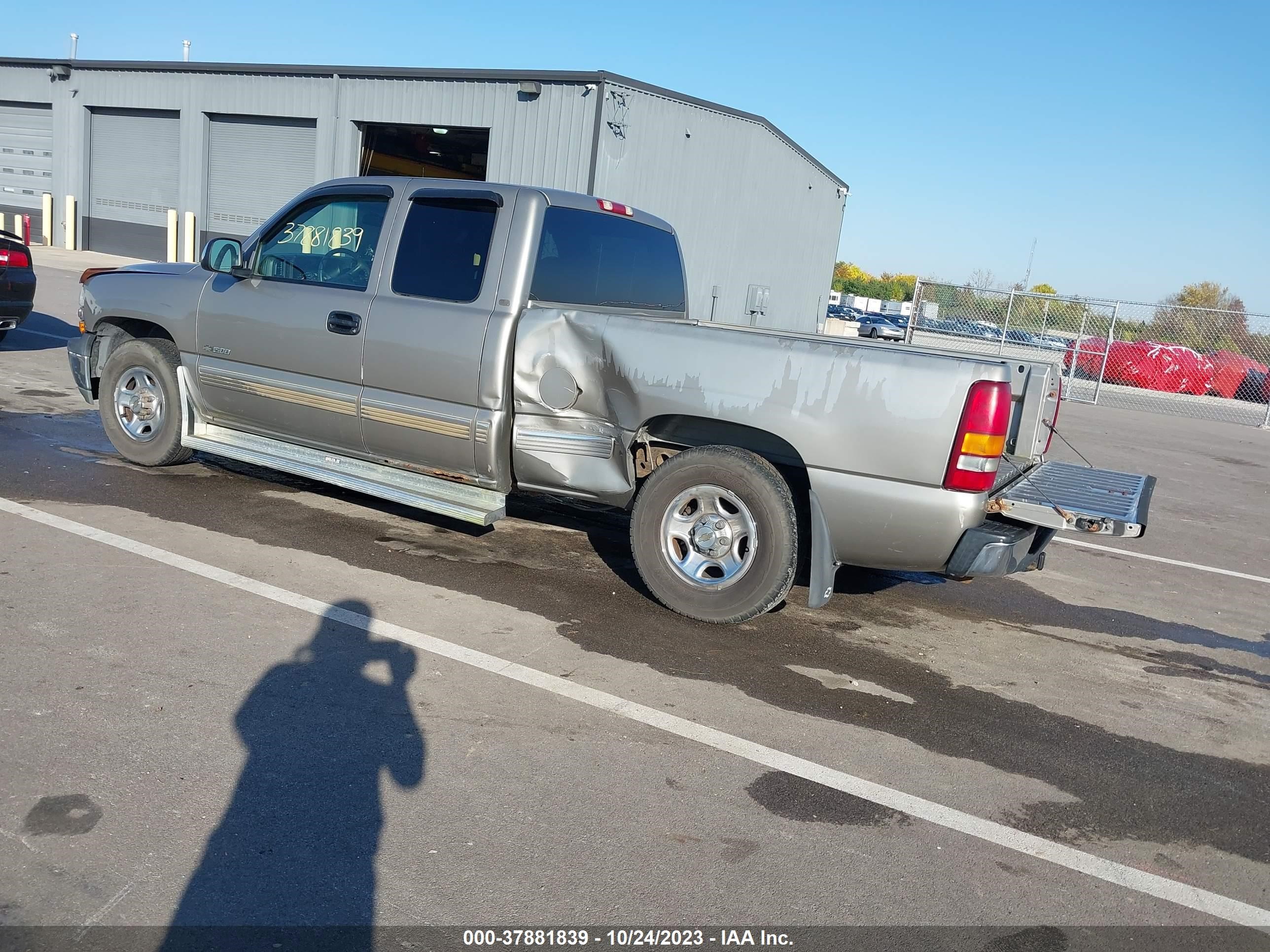 Photo 2 VIN: 2GCEC19V821287015 - CHEVROLET SILVERADO 