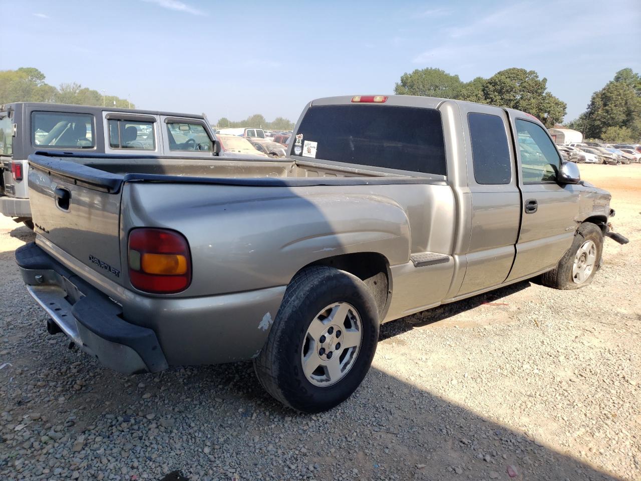 Photo 2 VIN: 2GCEC19V821329487 - CHEVROLET SILVERADO 