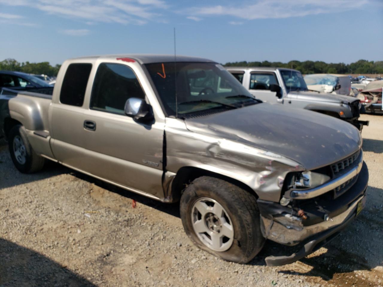 Photo 3 VIN: 2GCEC19V821329487 - CHEVROLET SILVERADO 