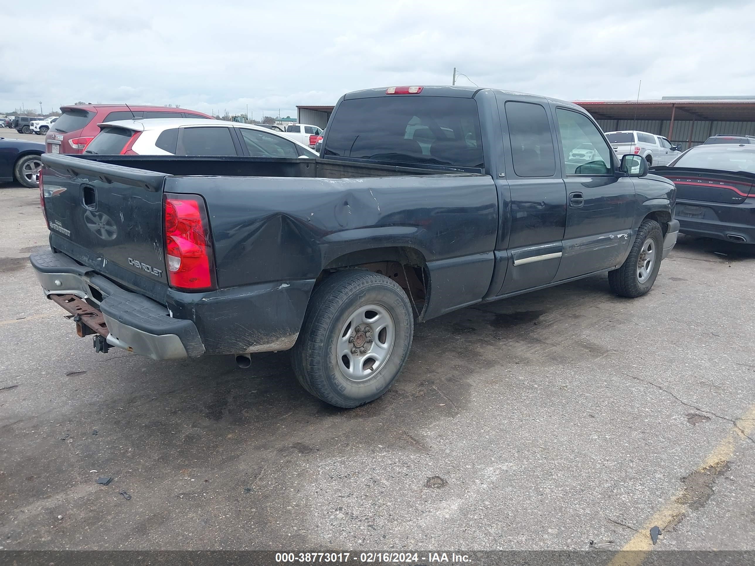 Photo 3 VIN: 2GCEC19V831282219 - CHEVROLET SILVERADO 