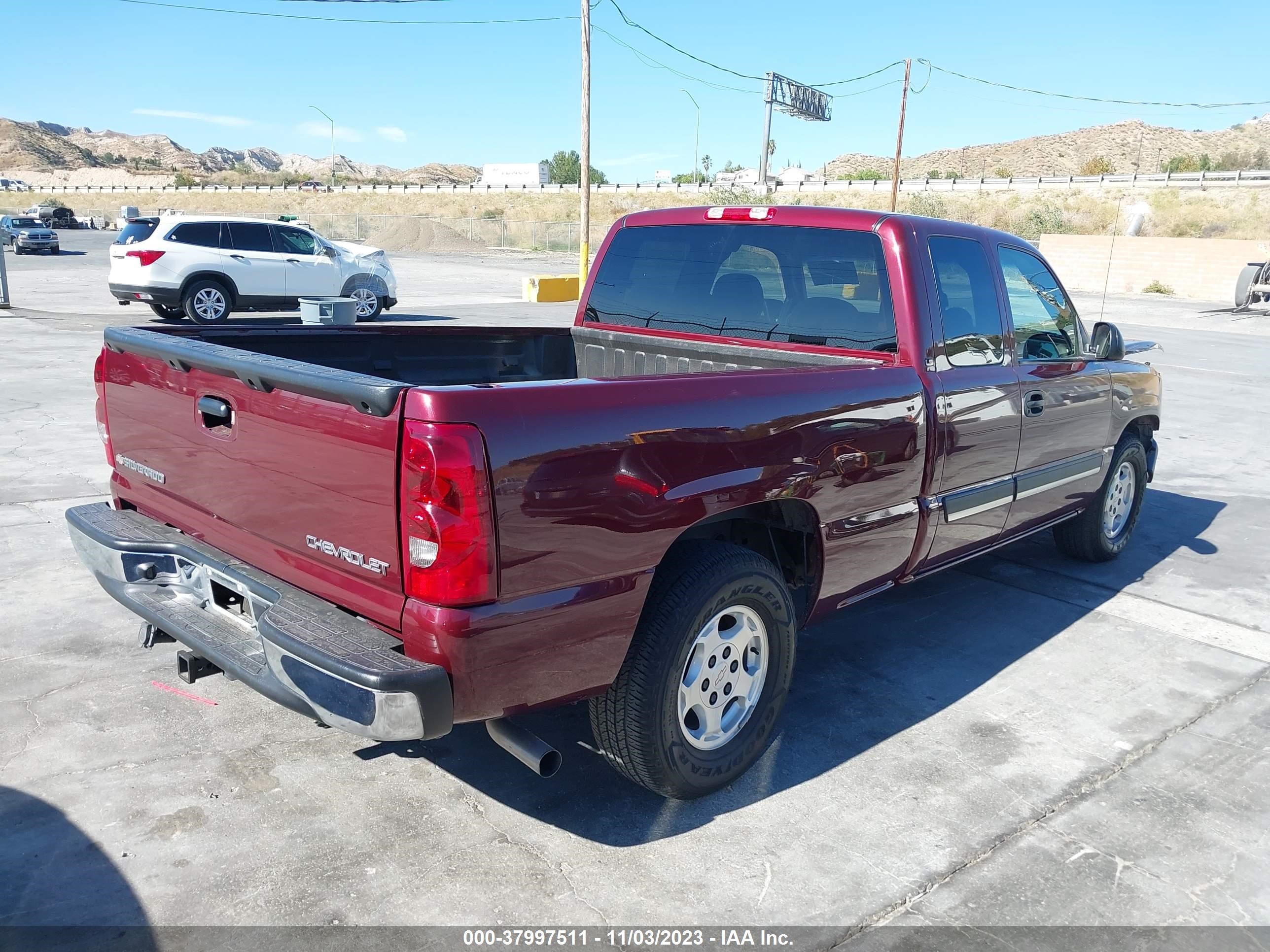 Photo 3 VIN: 2GCEC19V831378433 - CHEVROLET SILVERADO 