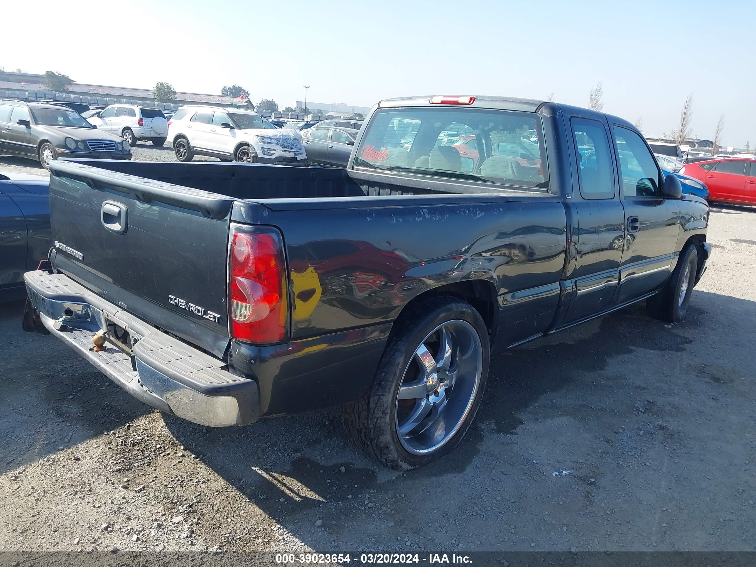 Photo 3 VIN: 2GCEC19V941102084 - CHEVROLET SILVERADO 