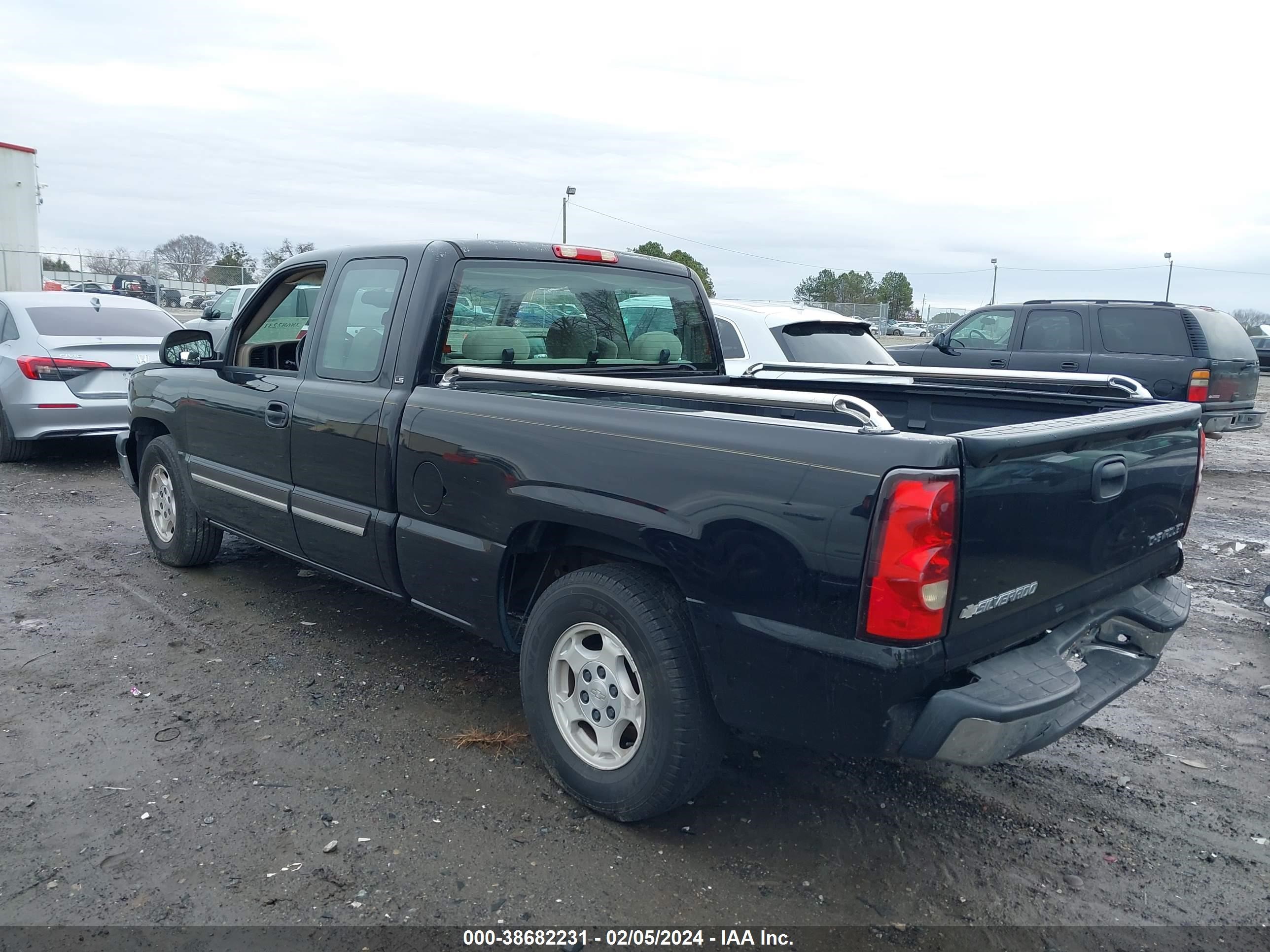 Photo 2 VIN: 2GCEC19V941111691 - CHEVROLET SILVERADO 