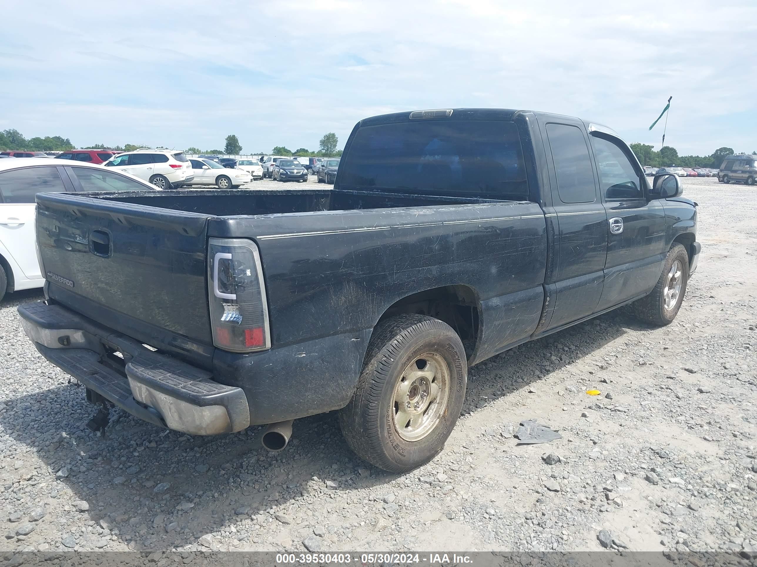 Photo 3 VIN: 2GCEC19VX31101962 - CHEVROLET SILVERADO 