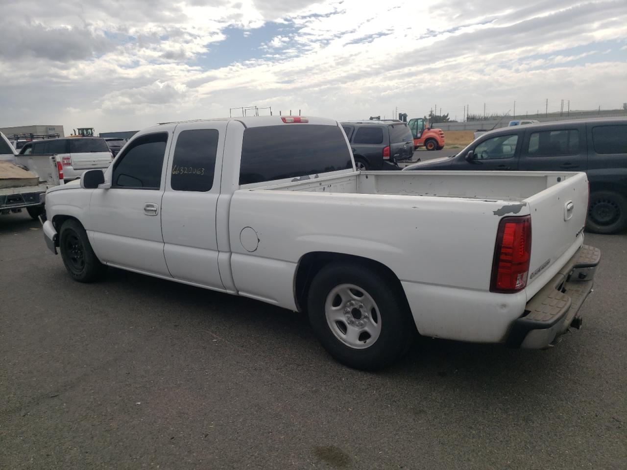 Photo 1 VIN: 2GCEC19VX31181845 - CHEVROLET SILVERADO 