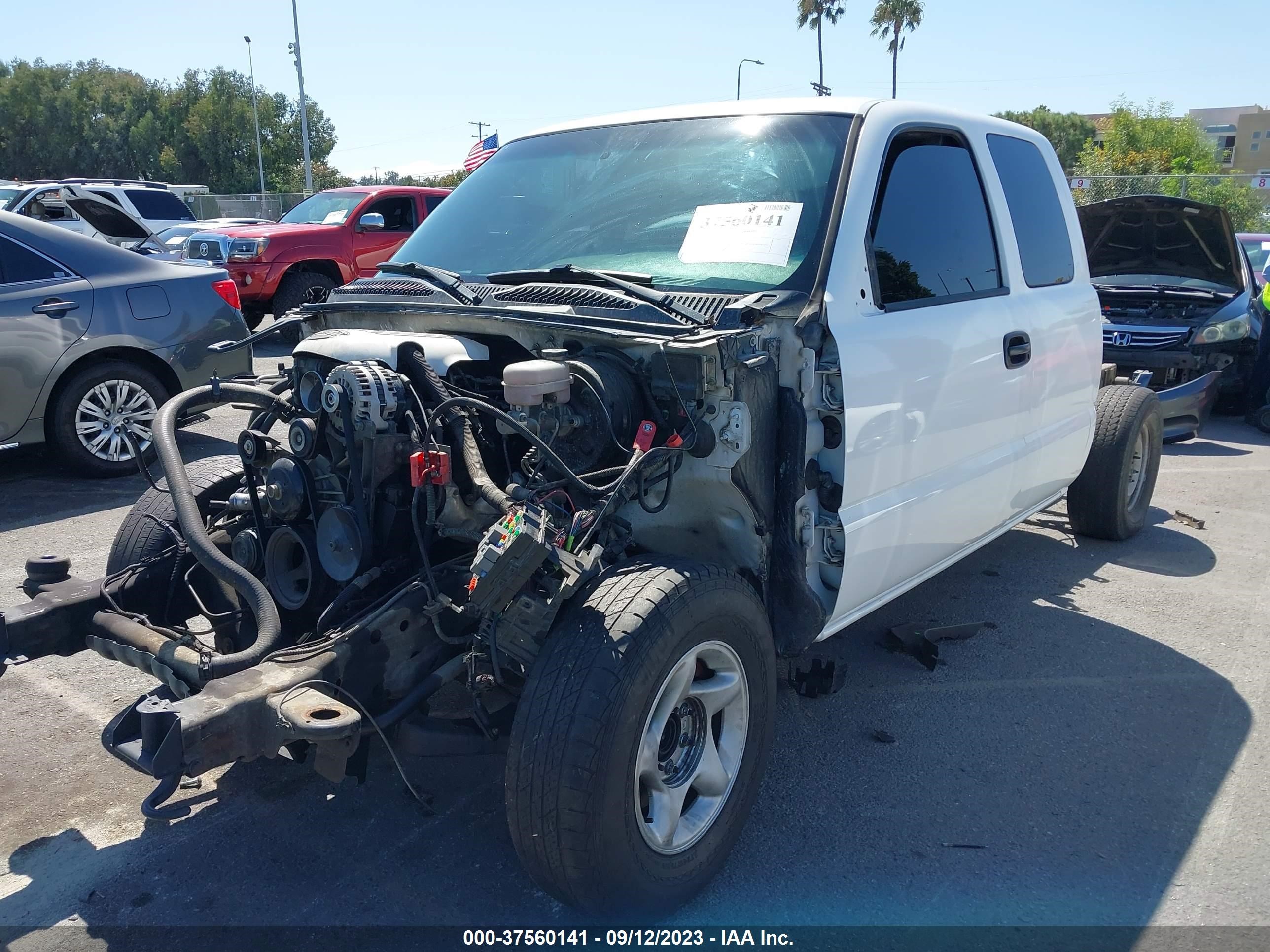 Photo 1 VIN: 2GCEC19VX51332041 - CHEVROLET SILVERADO 