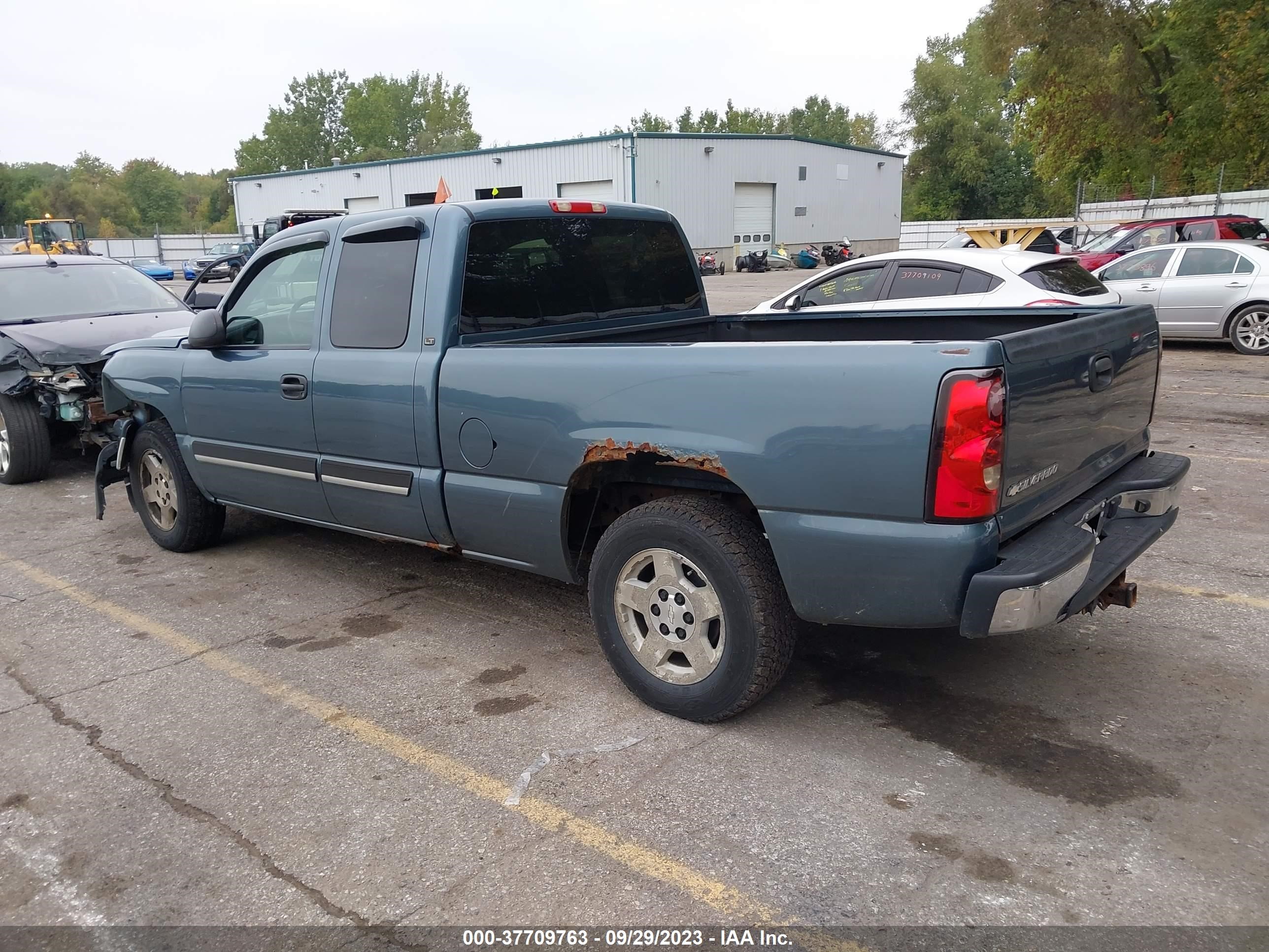 Photo 2 VIN: 2GCEC19VX61331215 - CHEVROLET SILVERADO 