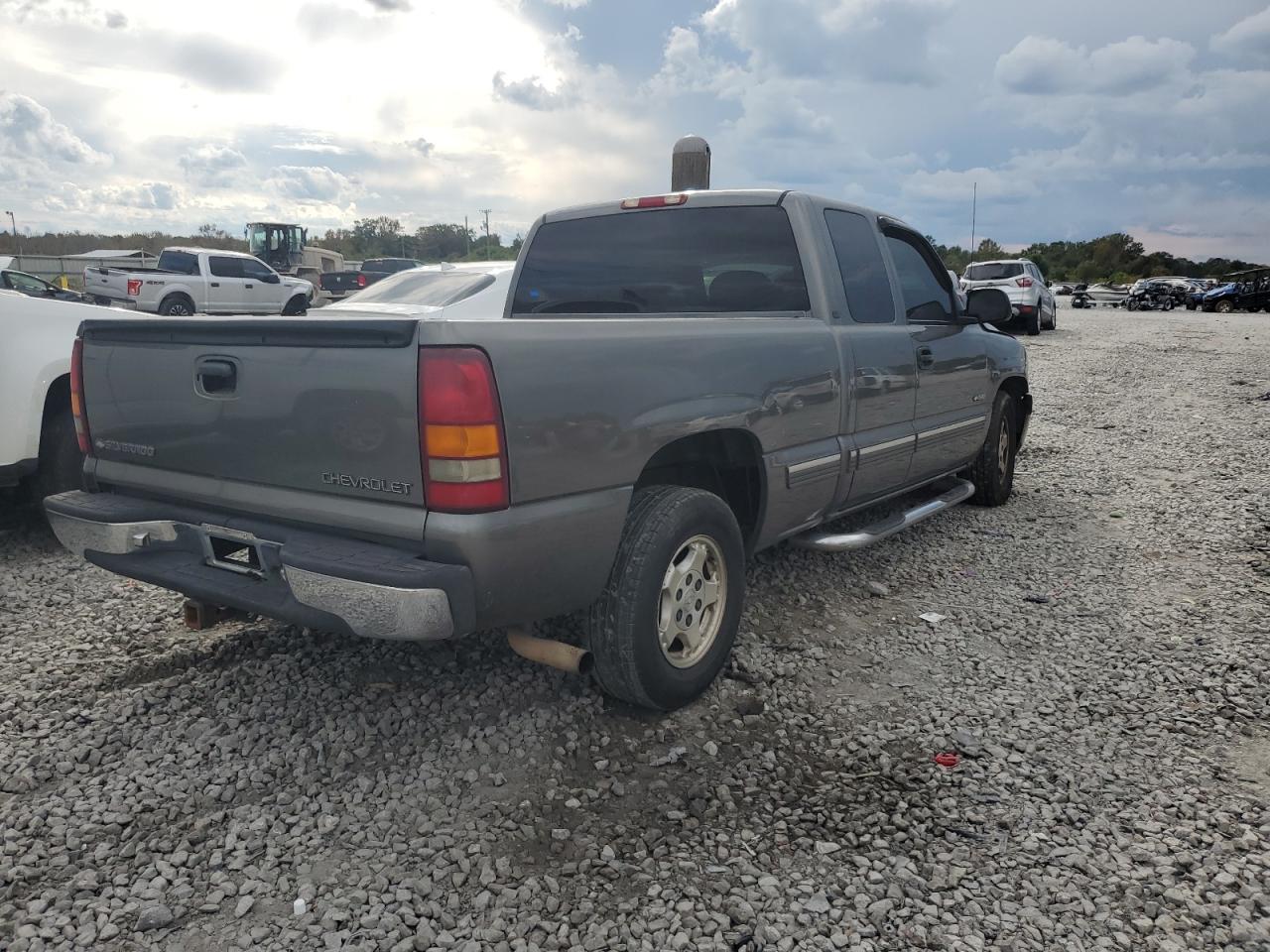 Photo 2 VIN: 2GCEC19VXY1199821 - CHEVROLET SILVERADO 