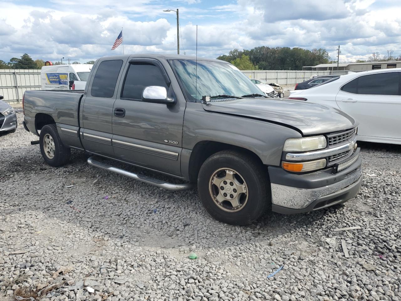 Photo 3 VIN: 2GCEC19VXY1199821 - CHEVROLET SILVERADO 