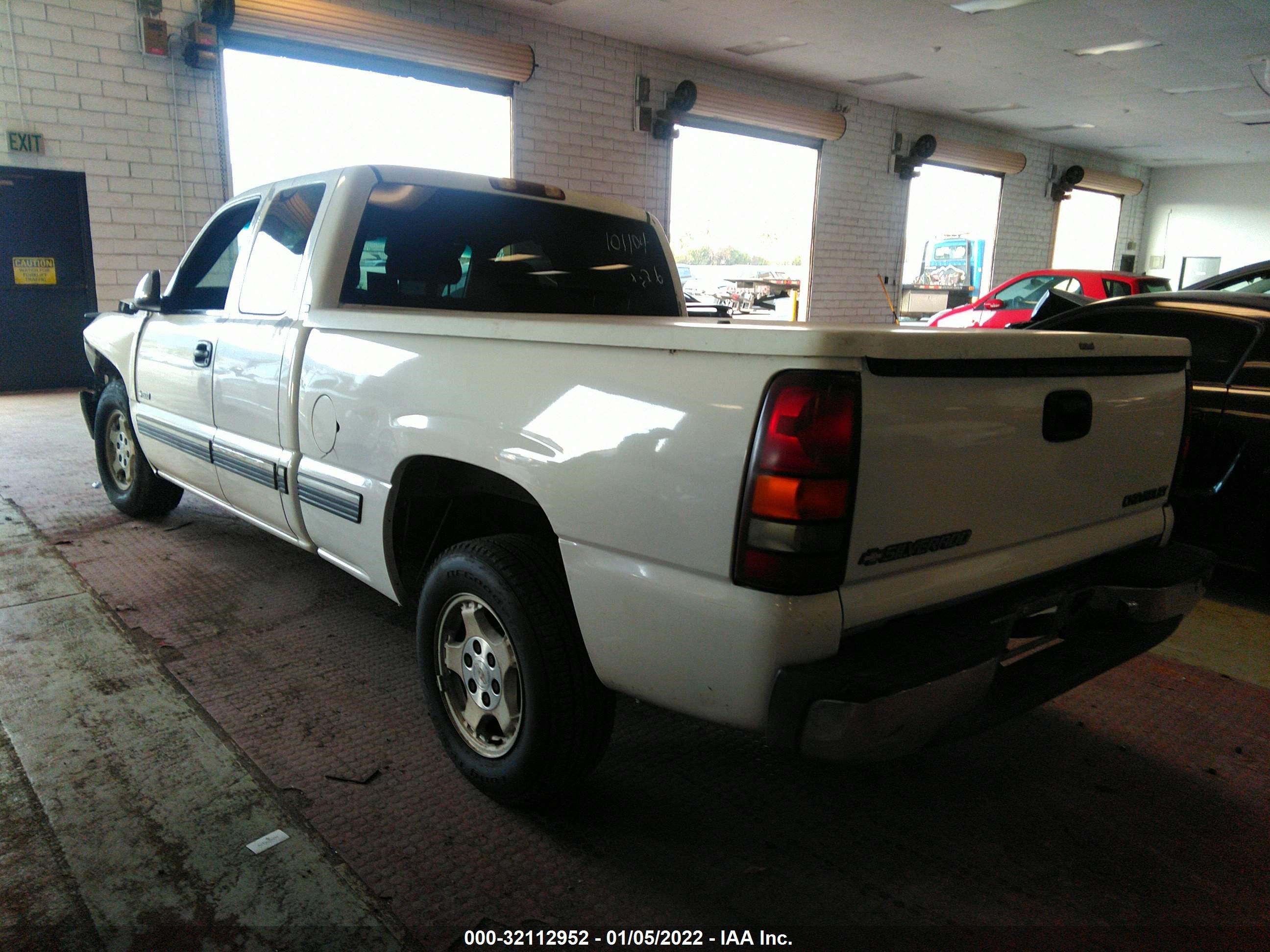 Photo 2 VIN: 2GCEC19W011301934 - CHEVROLET SILVERADO 