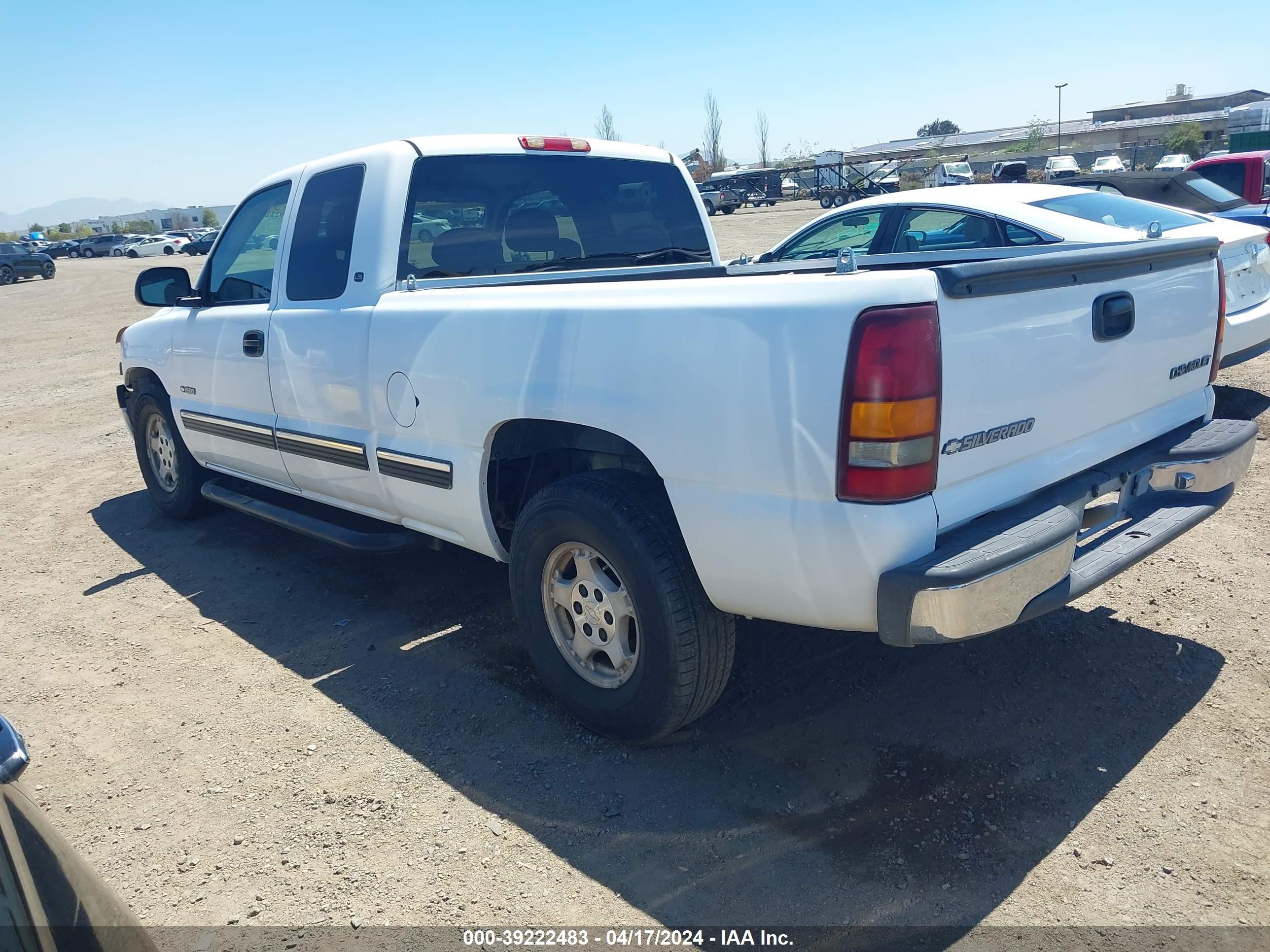 Photo 2 VIN: 2GCEC19W3X1234576 - CHEVROLET SILVERADO 