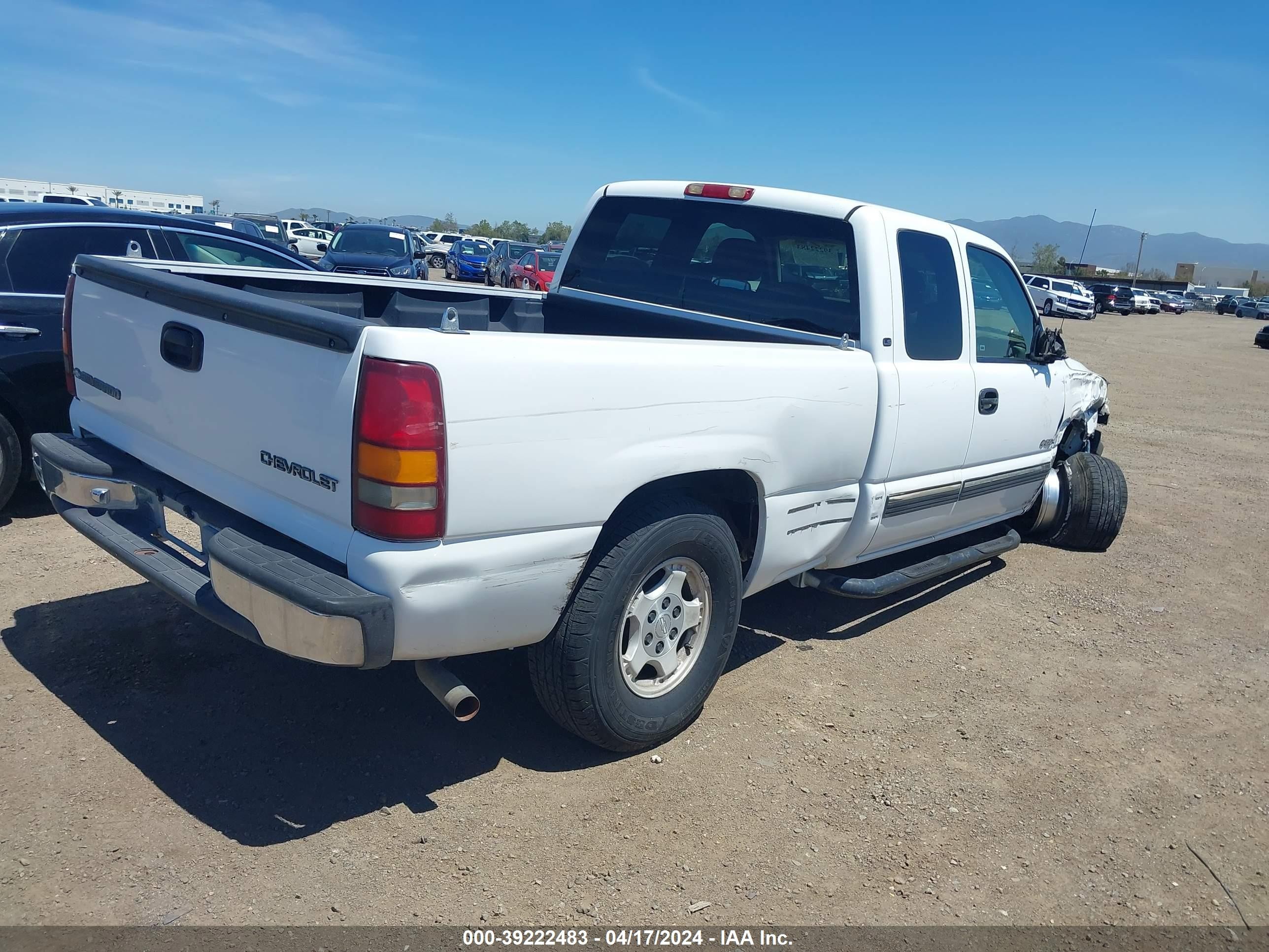 Photo 3 VIN: 2GCEC19W3X1234576 - CHEVROLET SILVERADO 