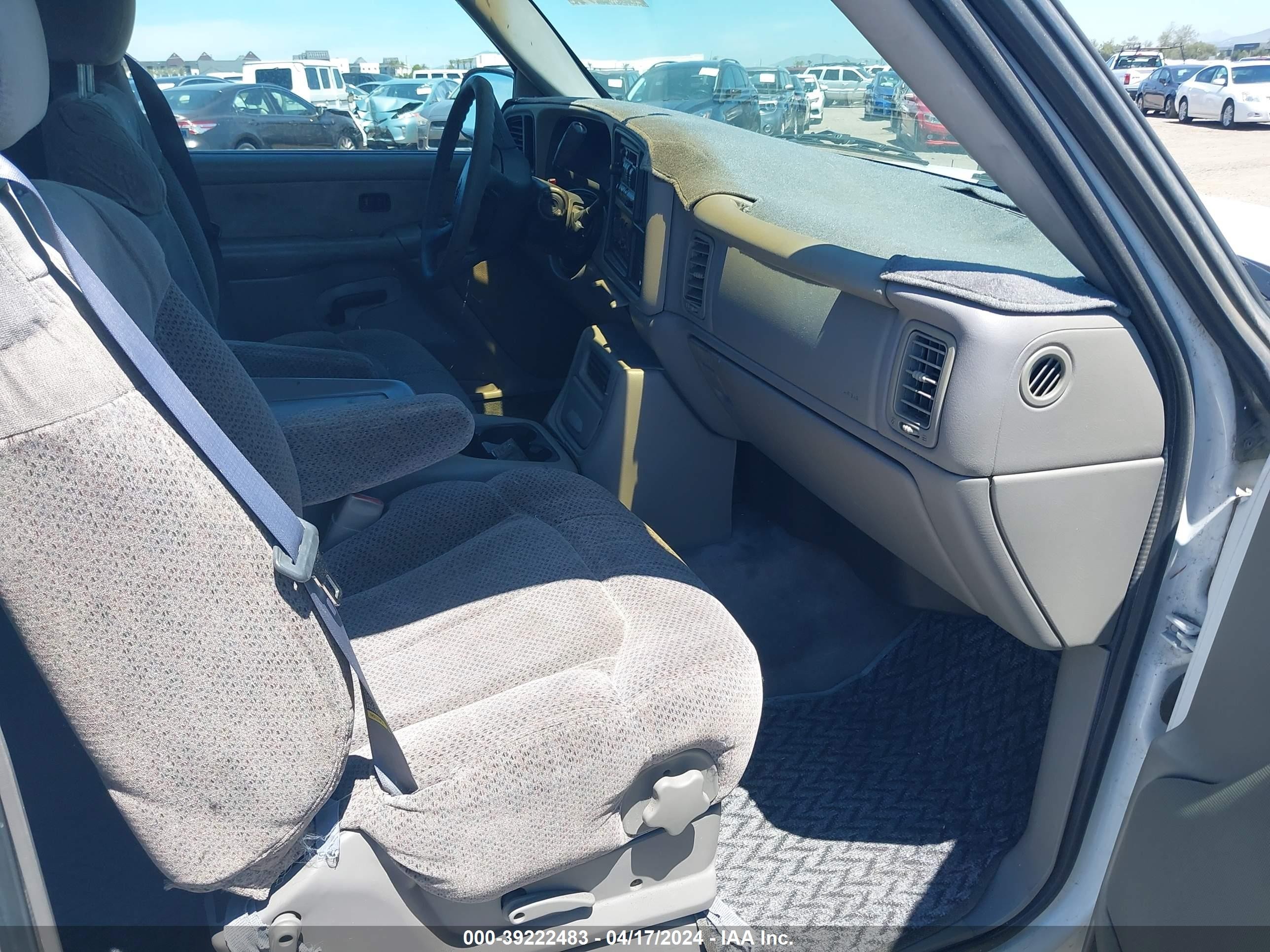 Photo 4 VIN: 2GCEC19W3X1234576 - CHEVROLET SILVERADO 