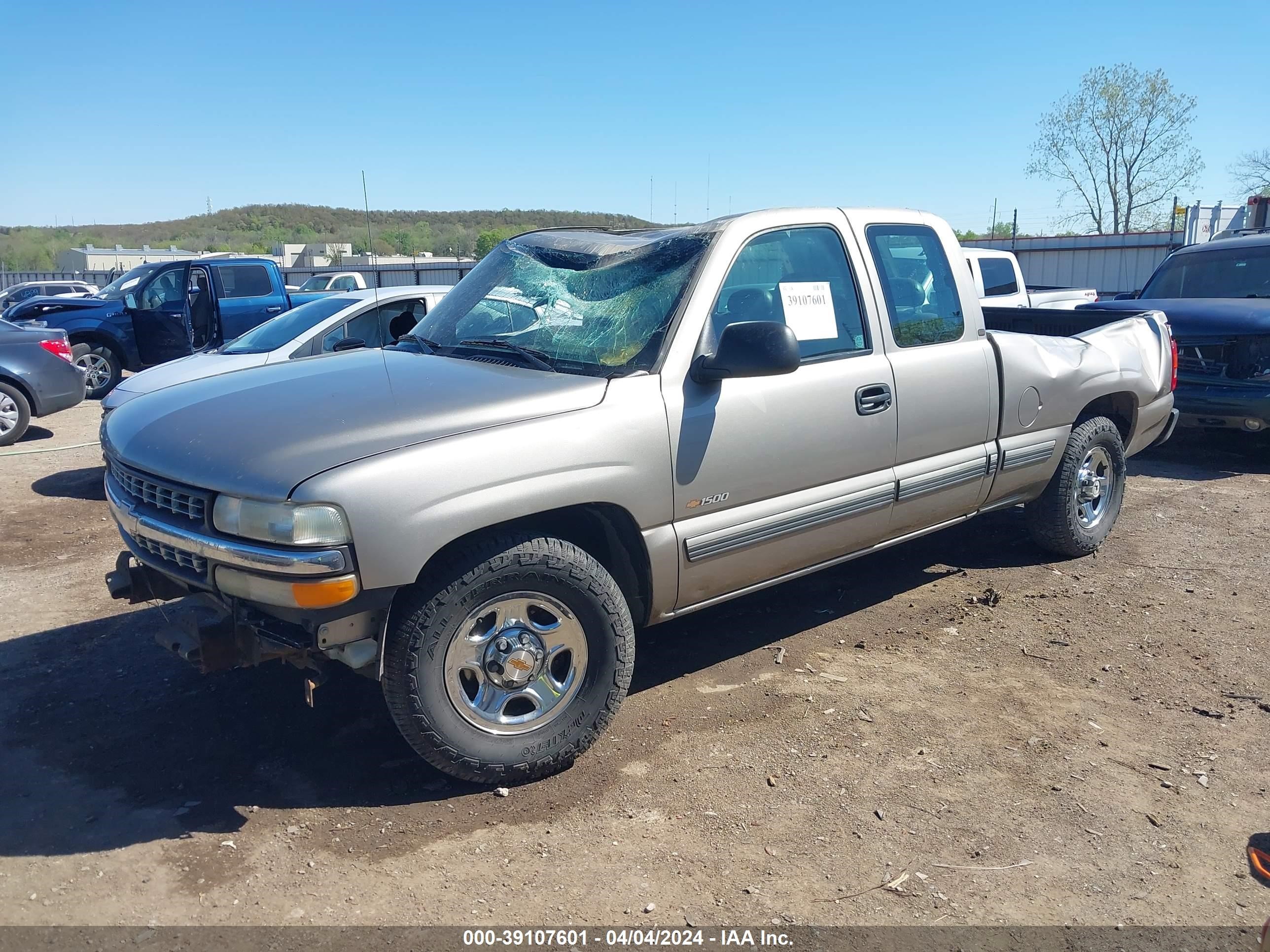 Photo 1 VIN: 2GCEC19W511219357 - CHEVROLET SILVERADO 