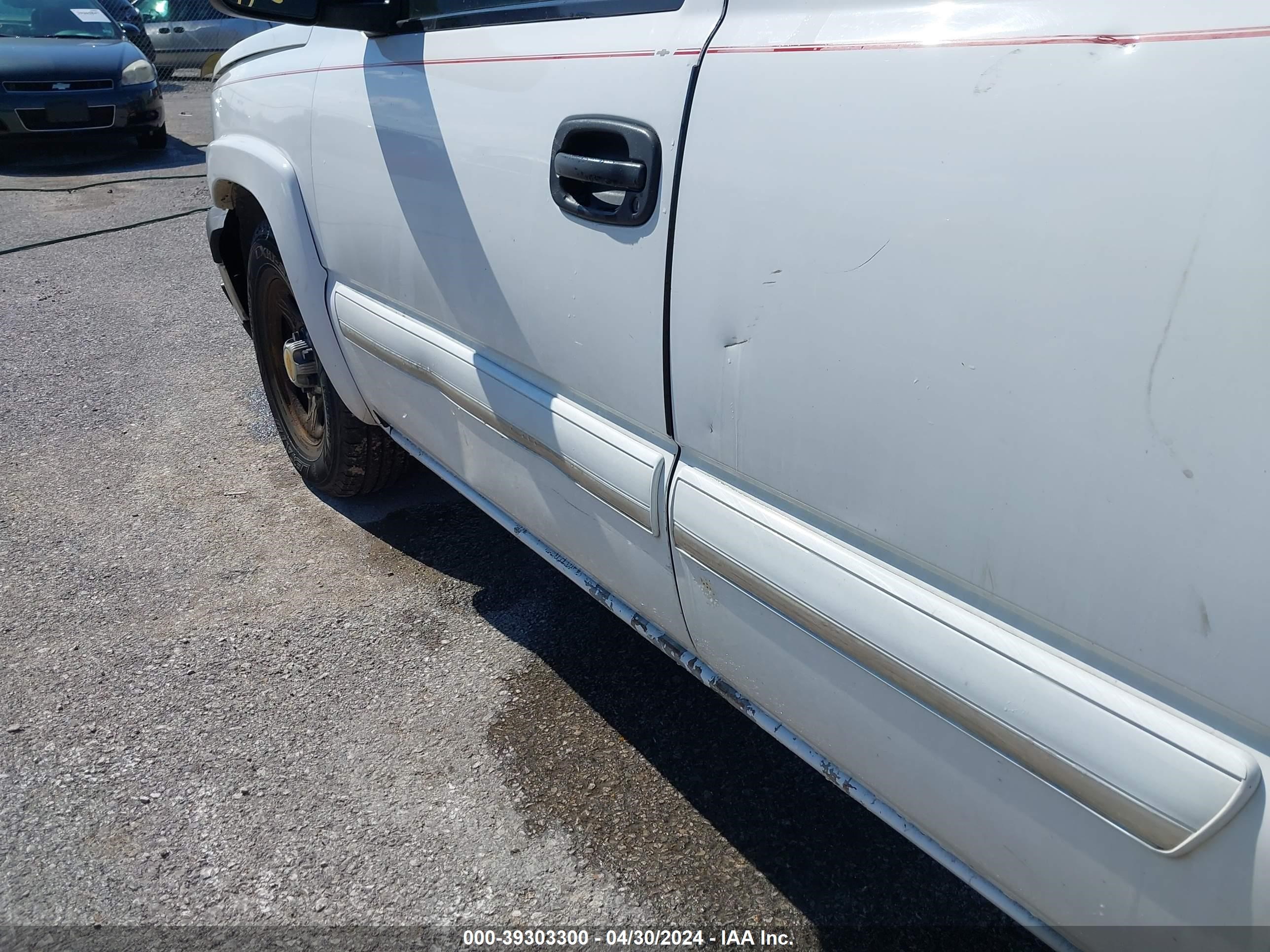 Photo 14 VIN: 2GCEC19X431283109 - CHEVROLET SILVERADO 