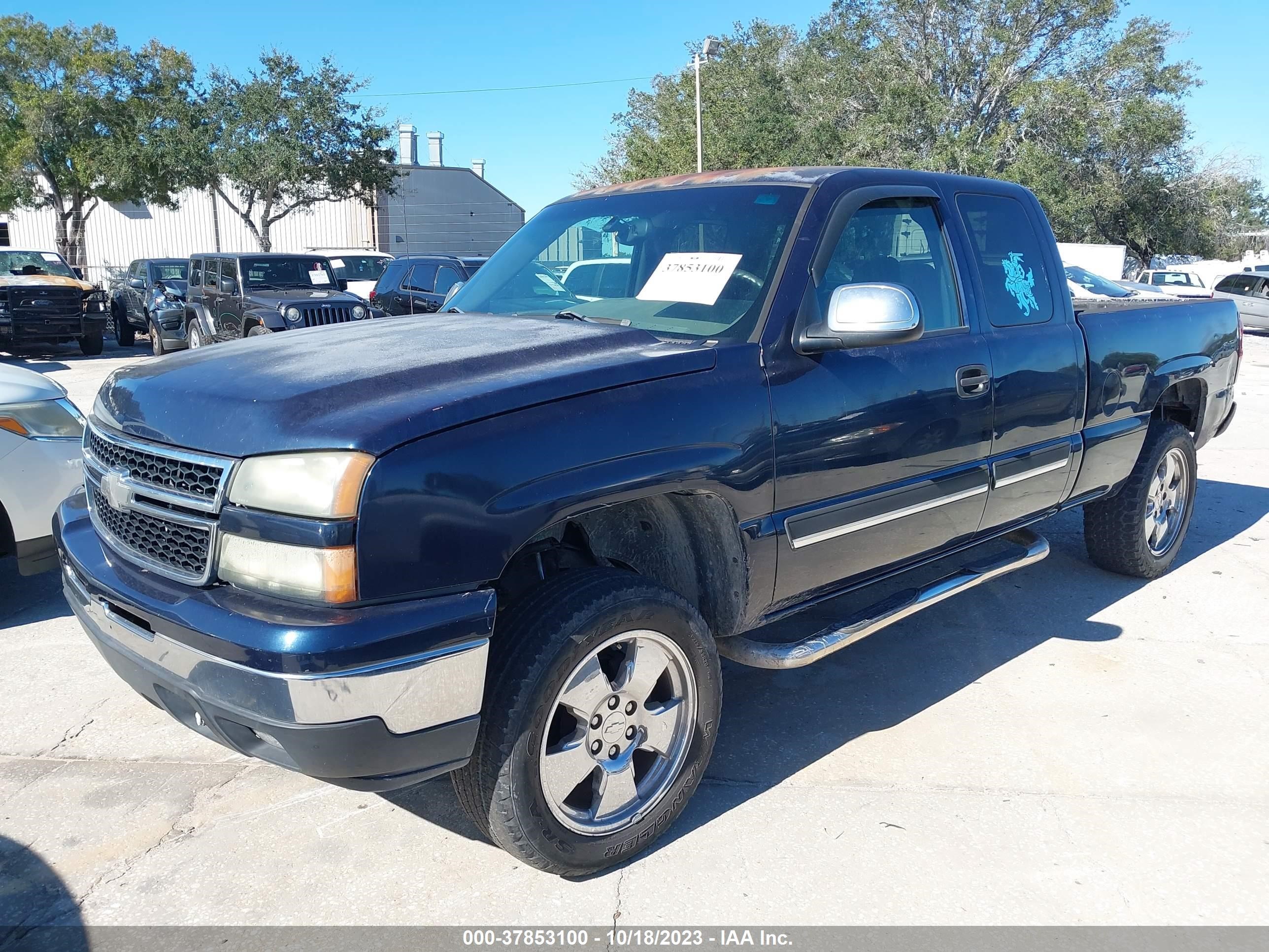 Photo 1 VIN: 2GCEC19Z861256856 - CHEVROLET SILVERADO 