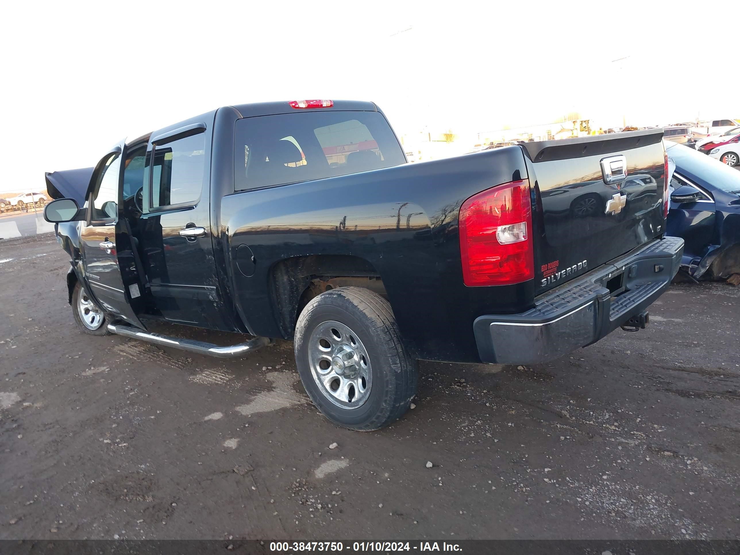 Photo 2 VIN: 2GCEC23C391141323 - CHEVROLET SILVERADO 