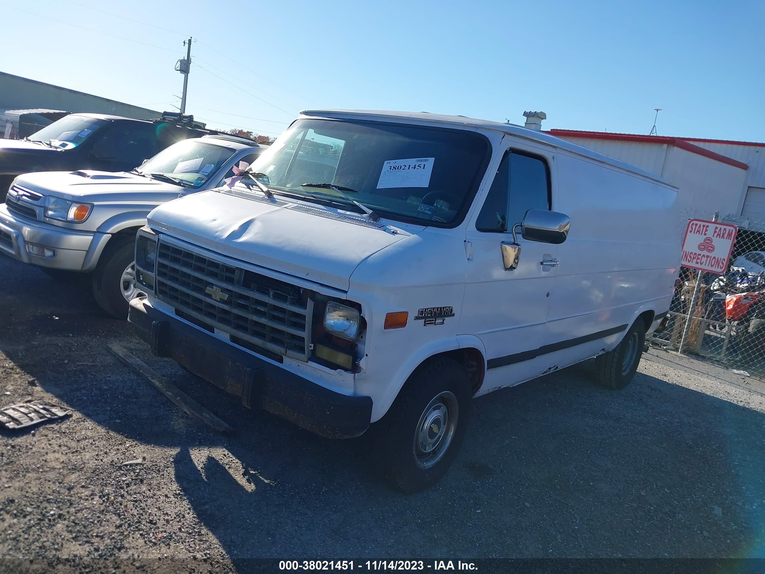 Photo 1 VIN: 2GCEG25K1N4146151 - CHEVROLET VAN 