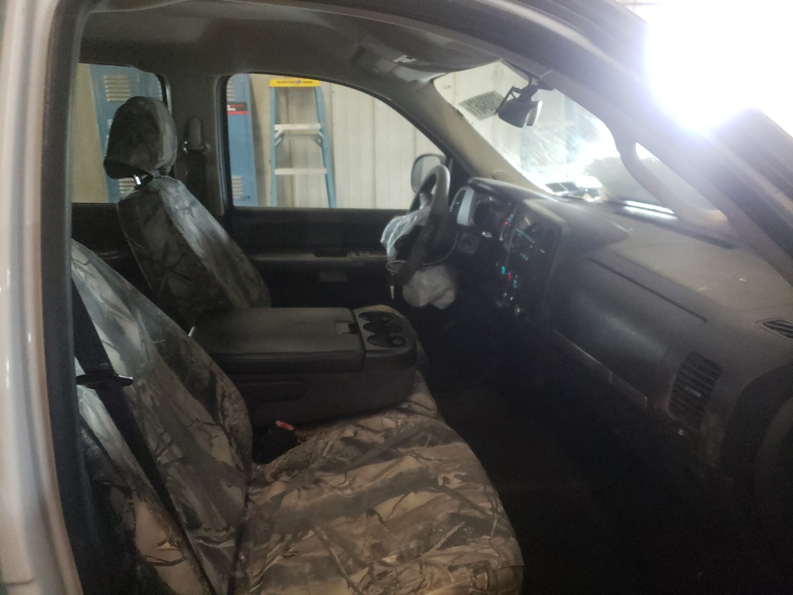 Photo 4 VIN: 2GCEK13C081162240 - CHEVROLET SILVERADO 