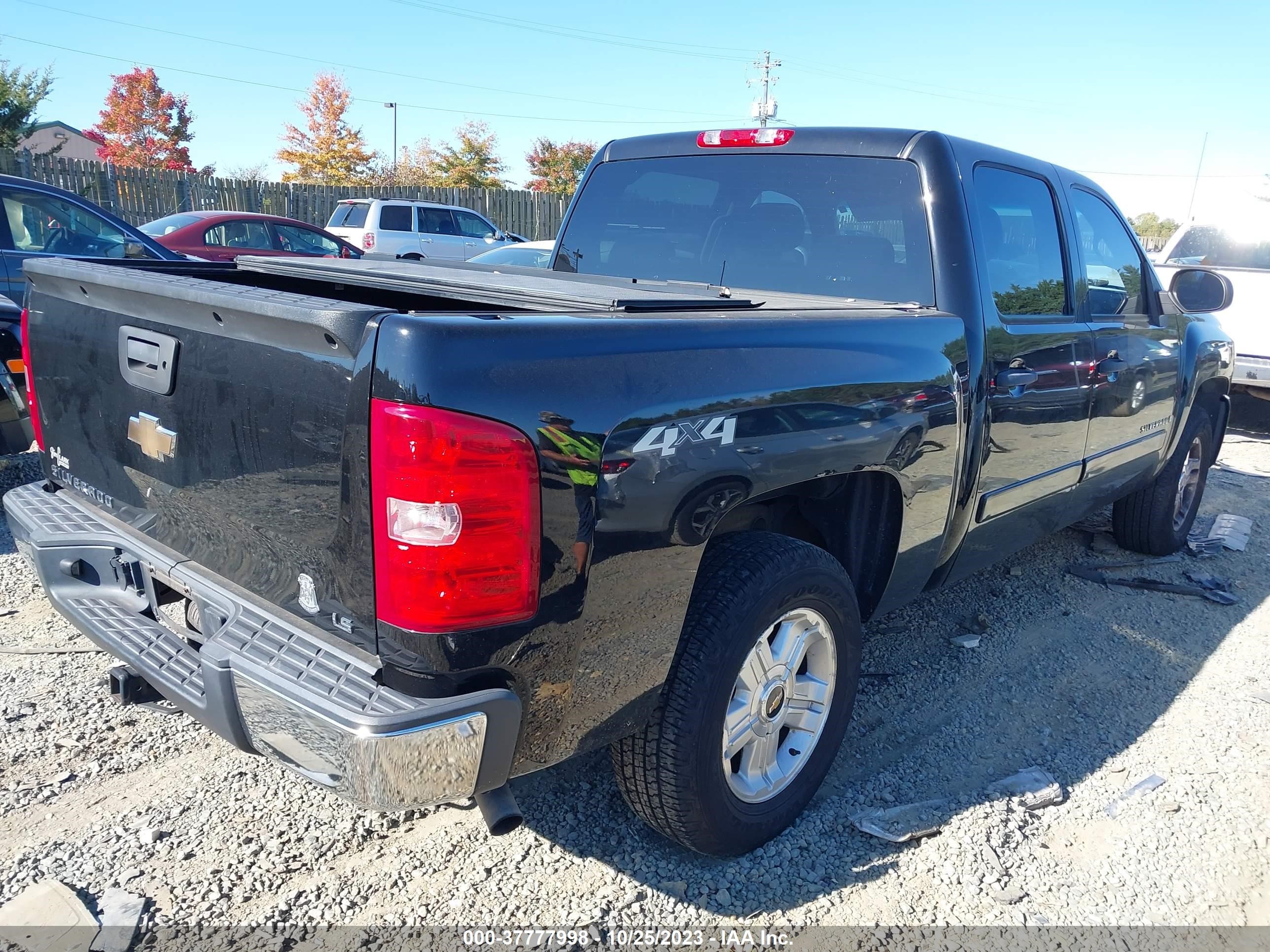 Photo 3 VIN: 2GCEK13C371726137 - CHEVROLET SILVERADO 