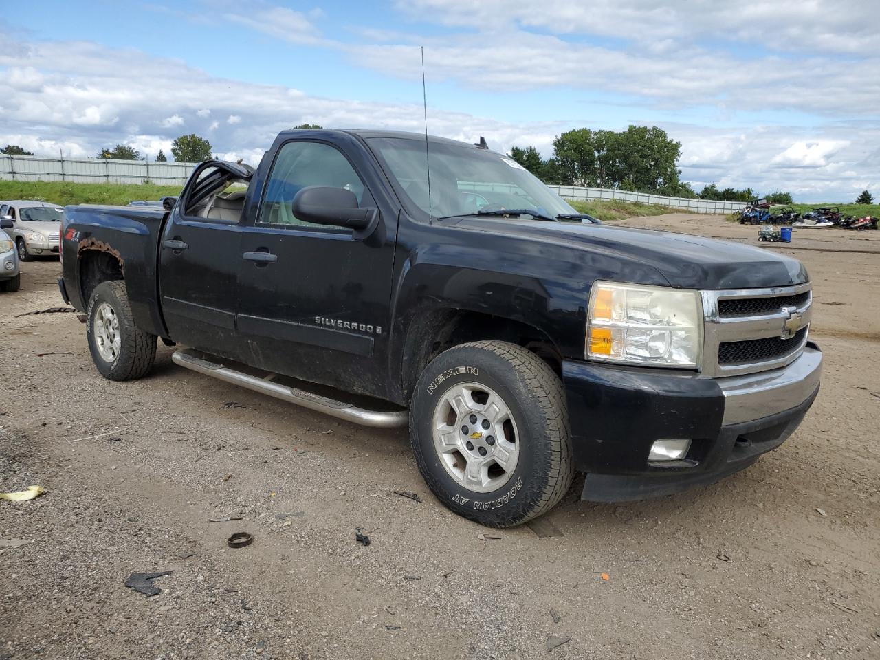 Photo 3 VIN: 2GCEK13J681288049 - CHEVROLET SILVERADO 