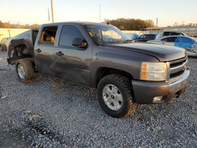 Photo 3 VIN: 2GCEK13JX81311560 - CHEVROLET SILVERADO 