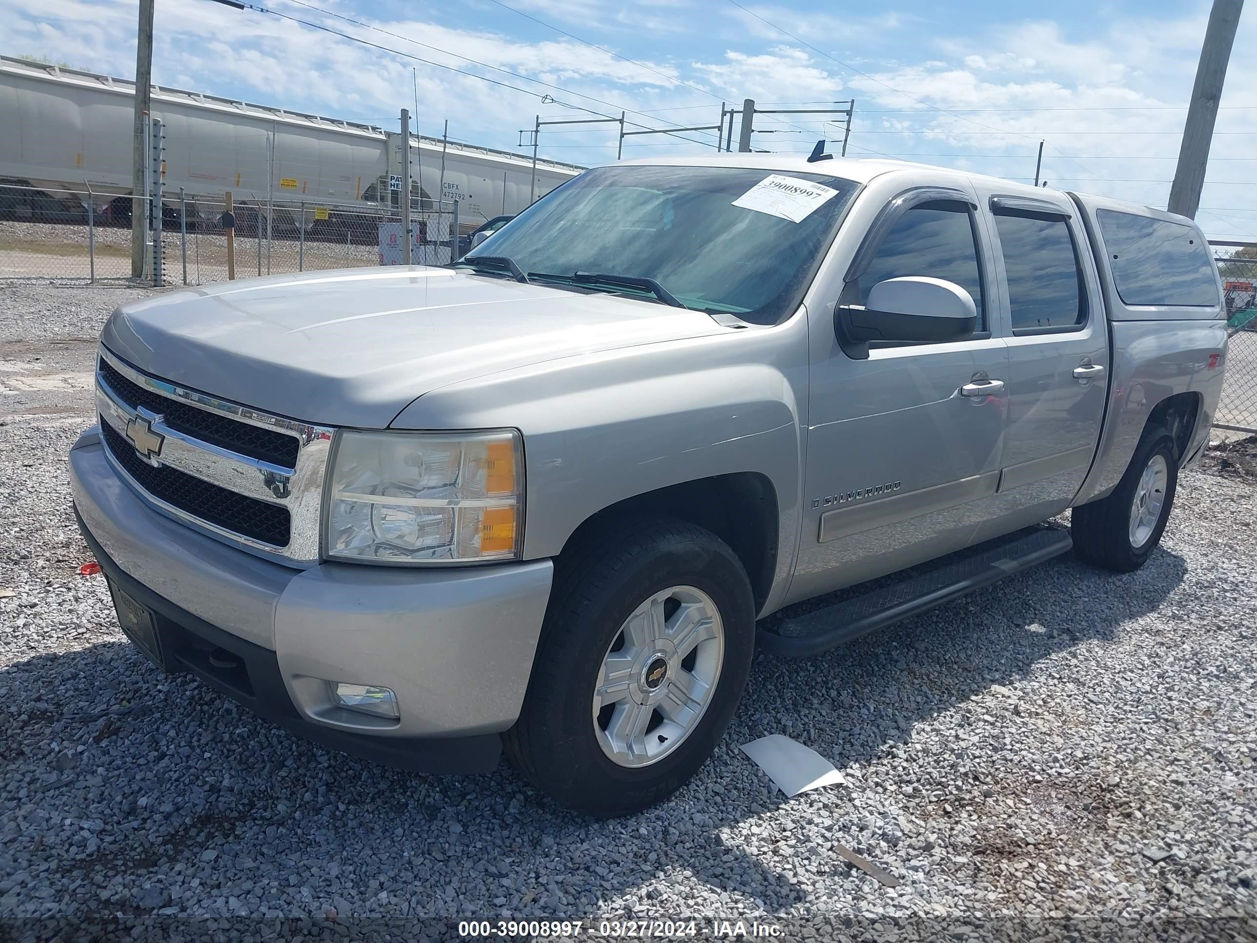 Photo 1 VIN: 2GCEK13M181217836 - CHEVROLET SILVERADO 