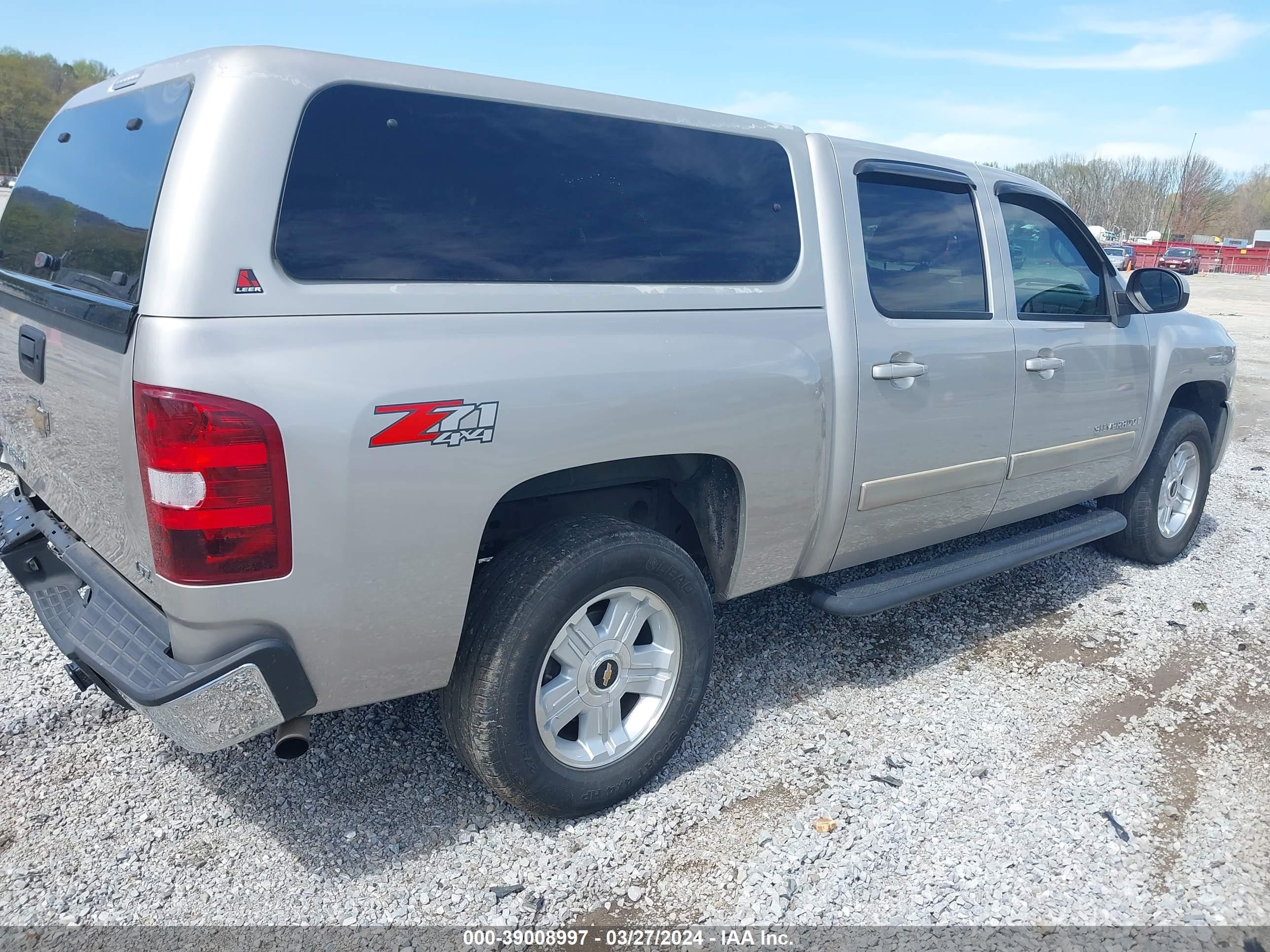 Photo 3 VIN: 2GCEK13M181217836 - CHEVROLET SILVERADO 