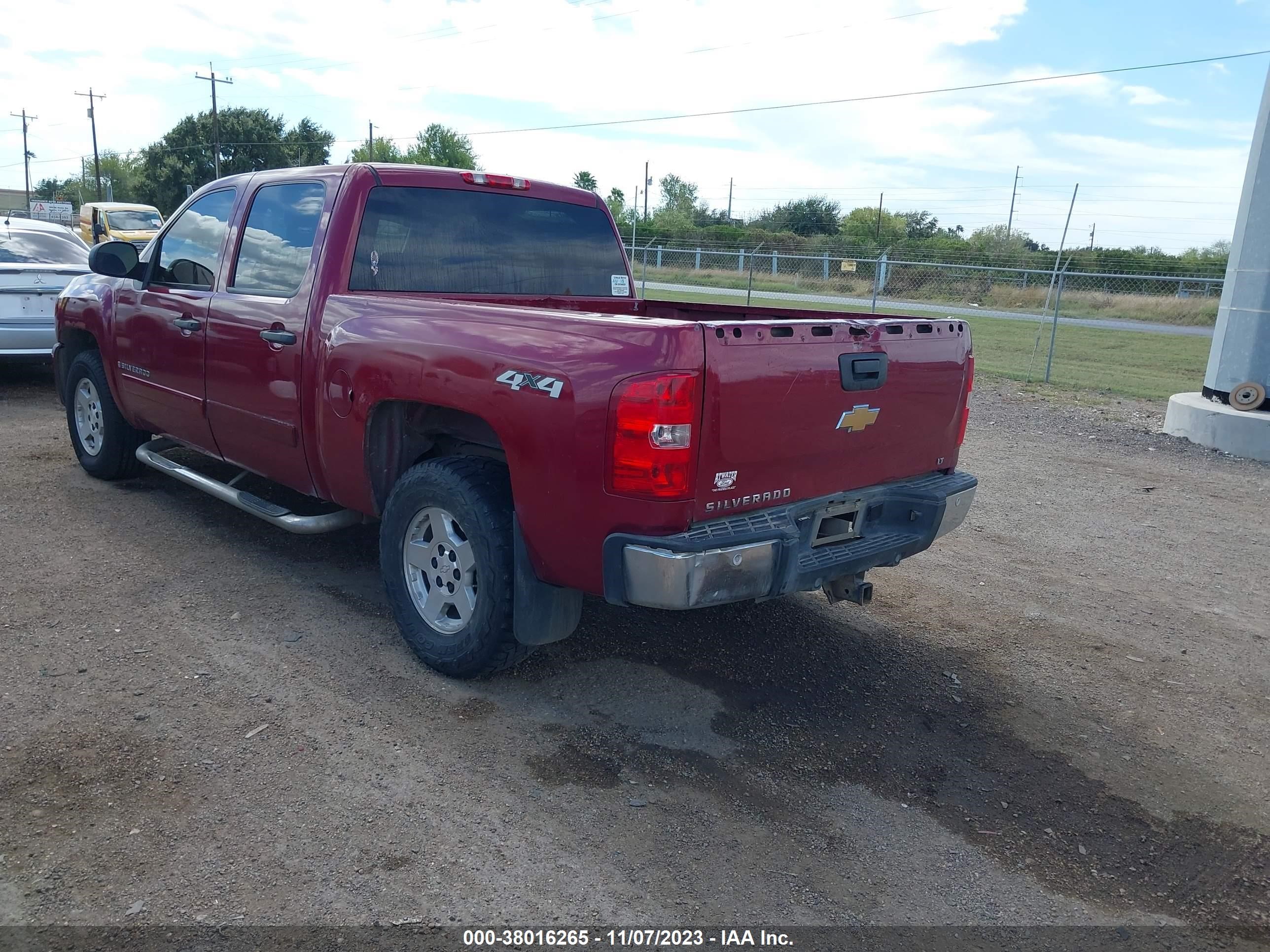 Photo 2 VIN: 2GCEK13M371536184 - CHEVROLET SILVERADO 