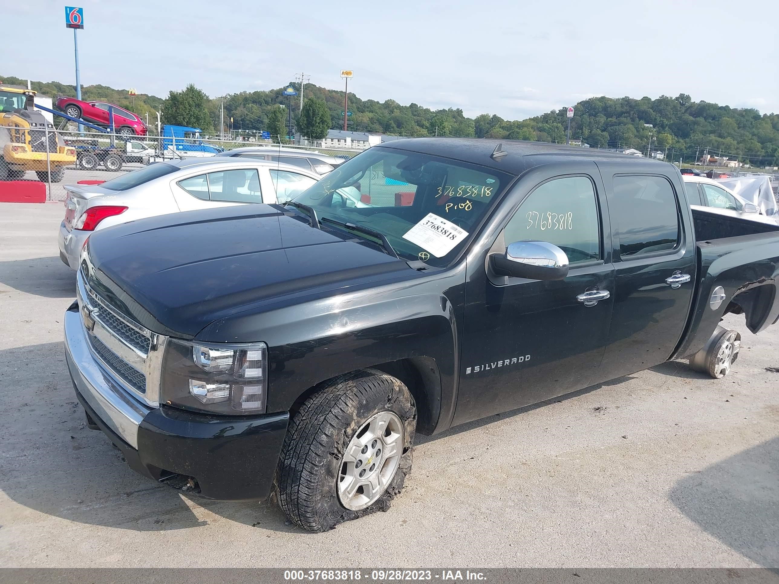 Photo 1 VIN: 2GCEK13M371596806 - CHEVROLET SILVERADO 