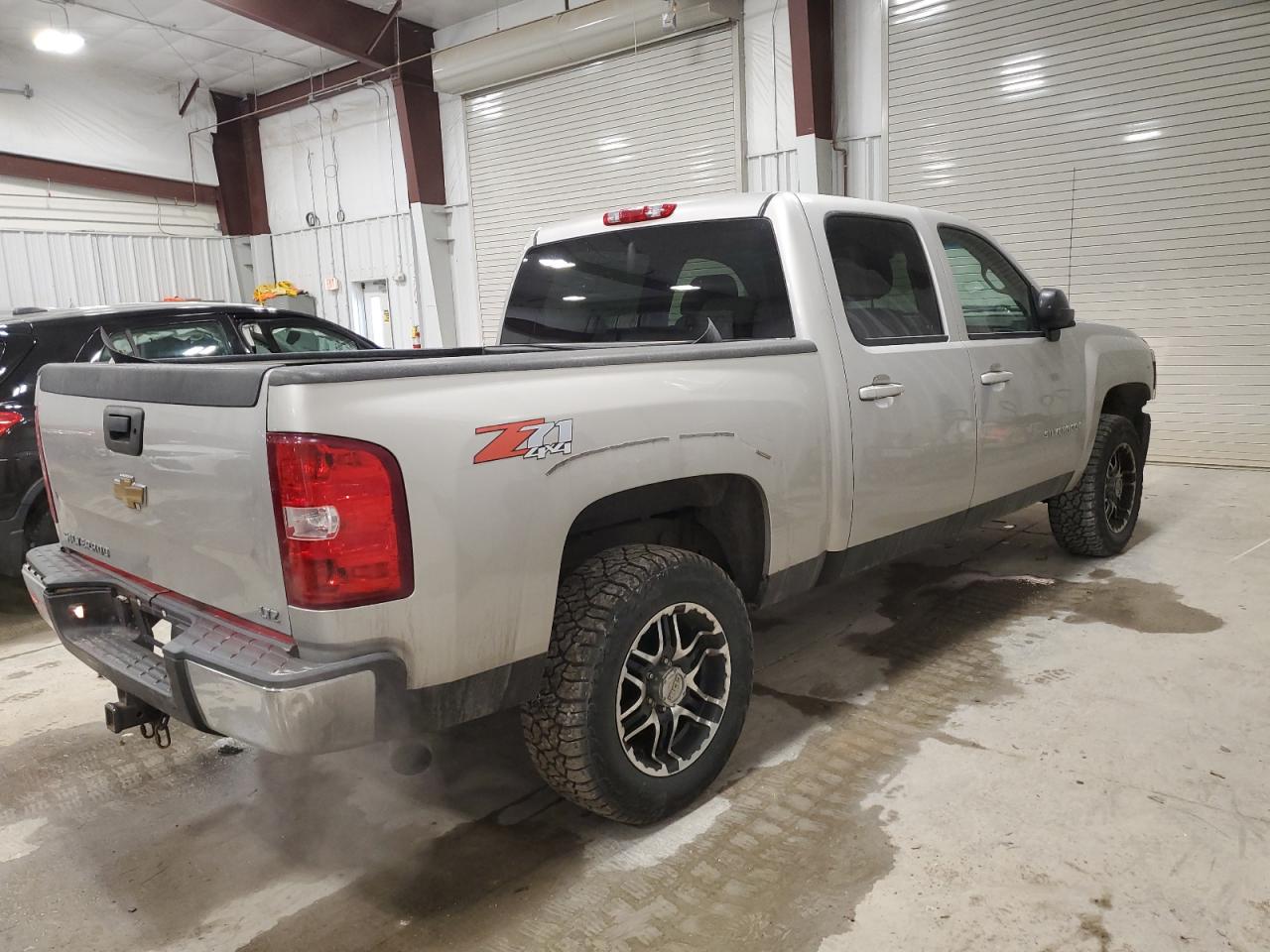 Photo 2 VIN: 2GCEK13M471645057 - CHEVROLET SILVERADO 