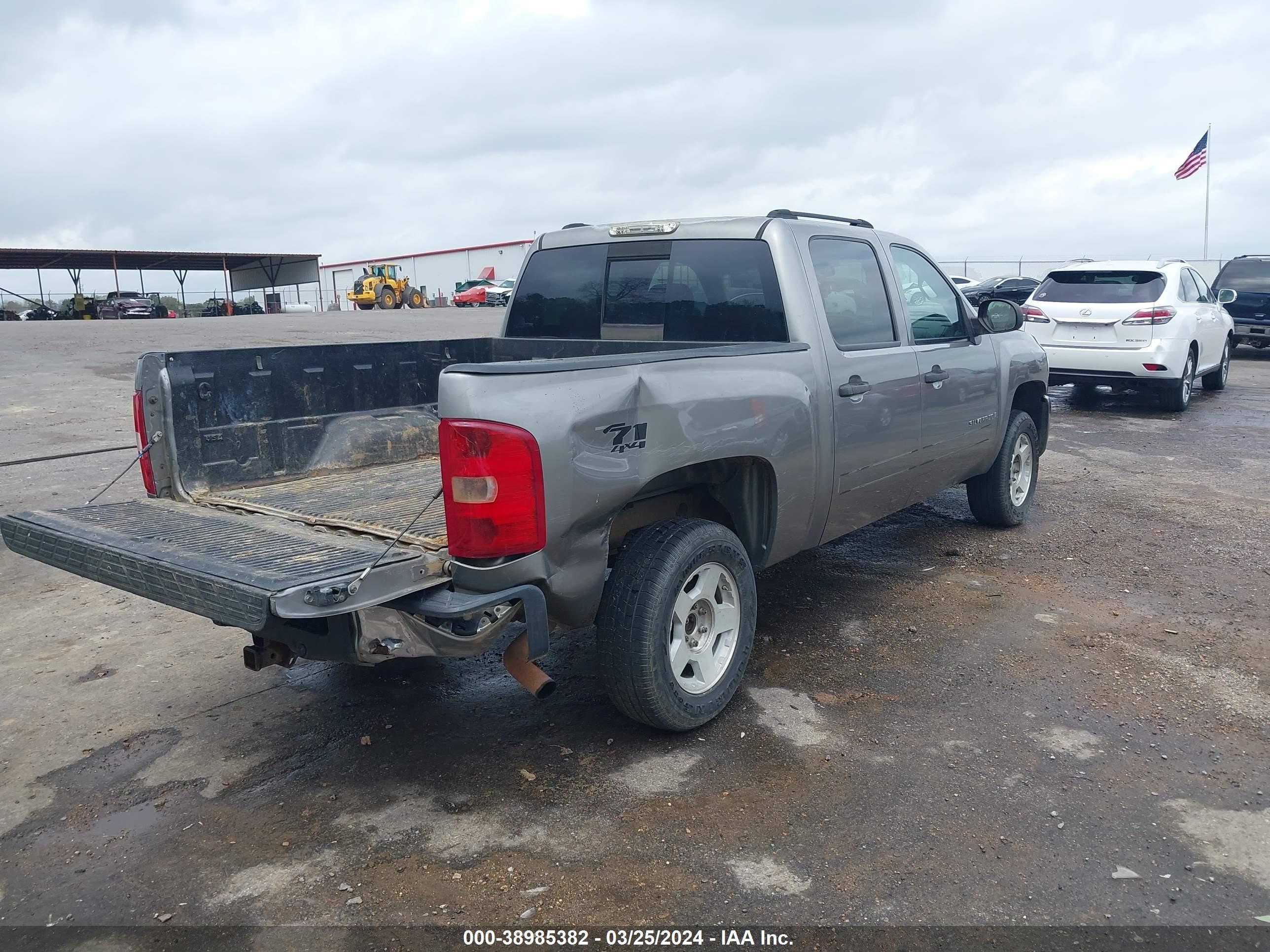 Photo 3 VIN: 2GCEK13M581206919 - CHEVROLET SILVERADO 