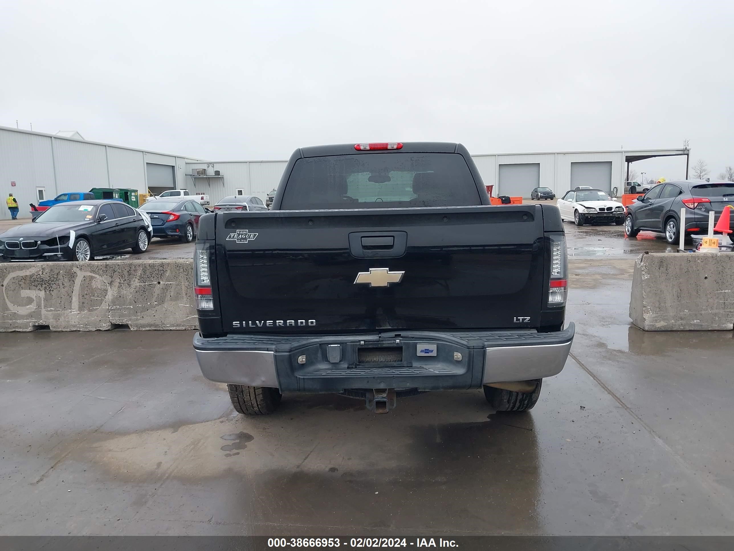 Photo 15 VIN: 2GCEK13M781163331 - CHEVROLET SILVERADO 