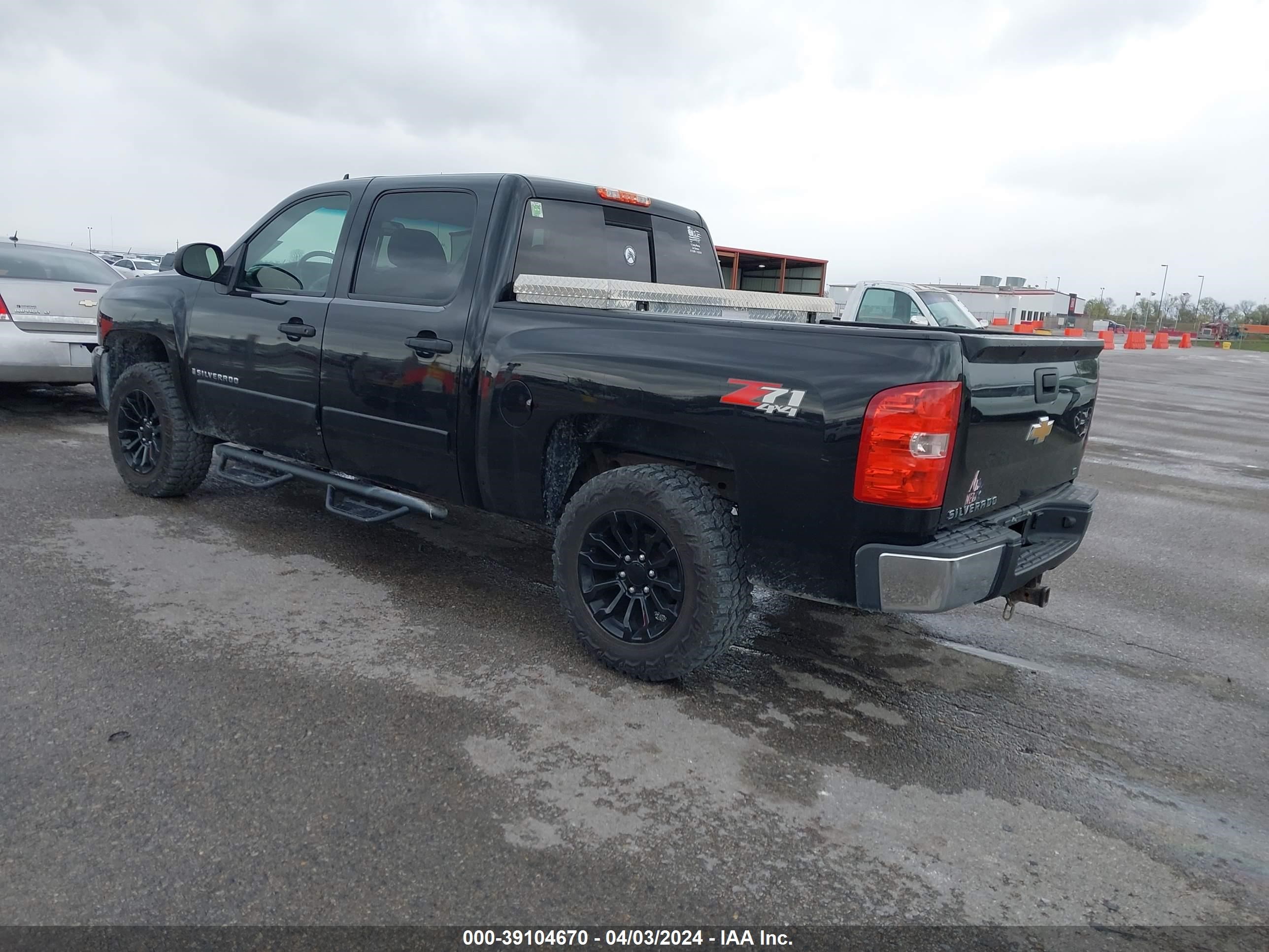 Photo 2 VIN: 2GCEK13M971501181 - CHEVROLET SILVERADO 